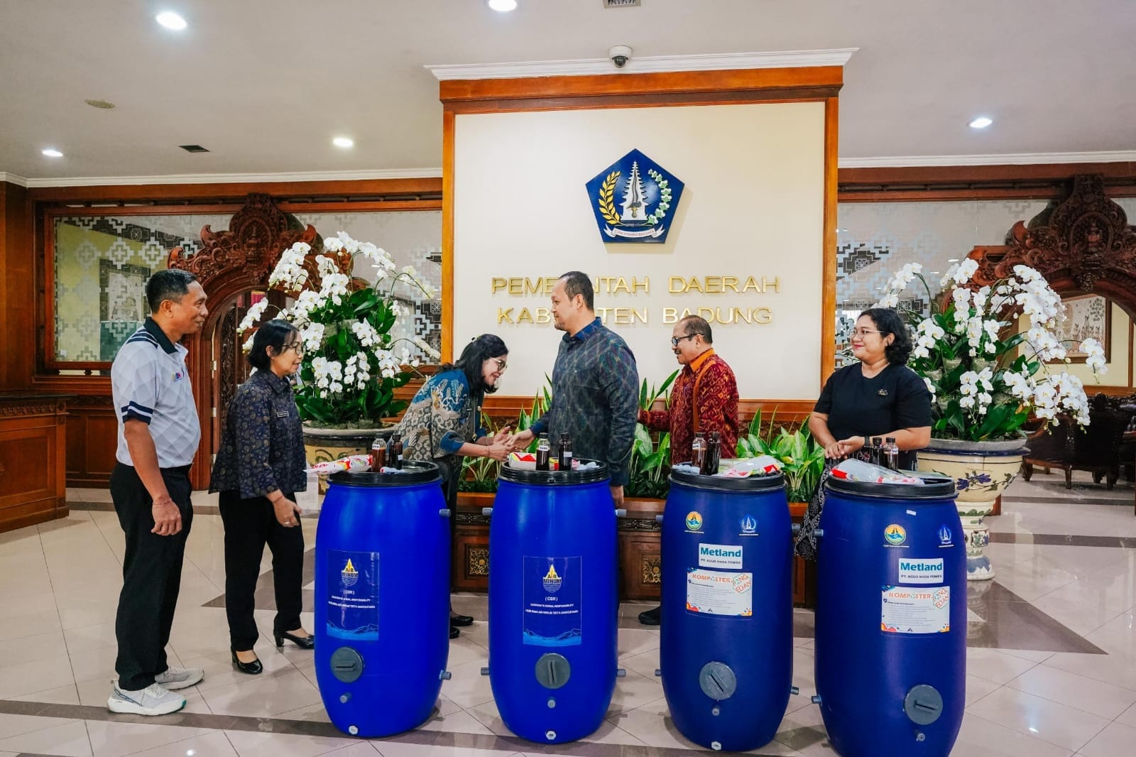 Perumda Tirta Mangutama & Horison Seminyak Donasikan Tong Komposter untuk Warga Badung