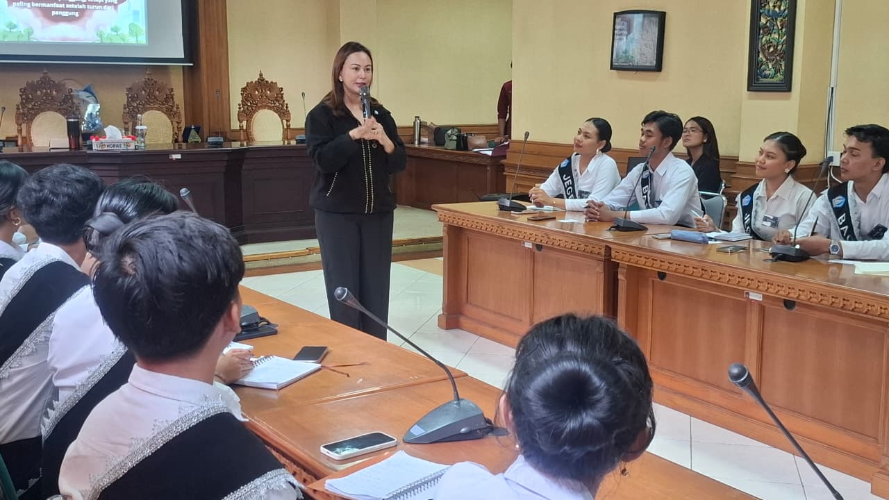 Yunita Alit Sucipta Bekali Finalis Jegeg Bagus Badung: Duta Wisata Harus Jadi Role Model Kepemimpinan