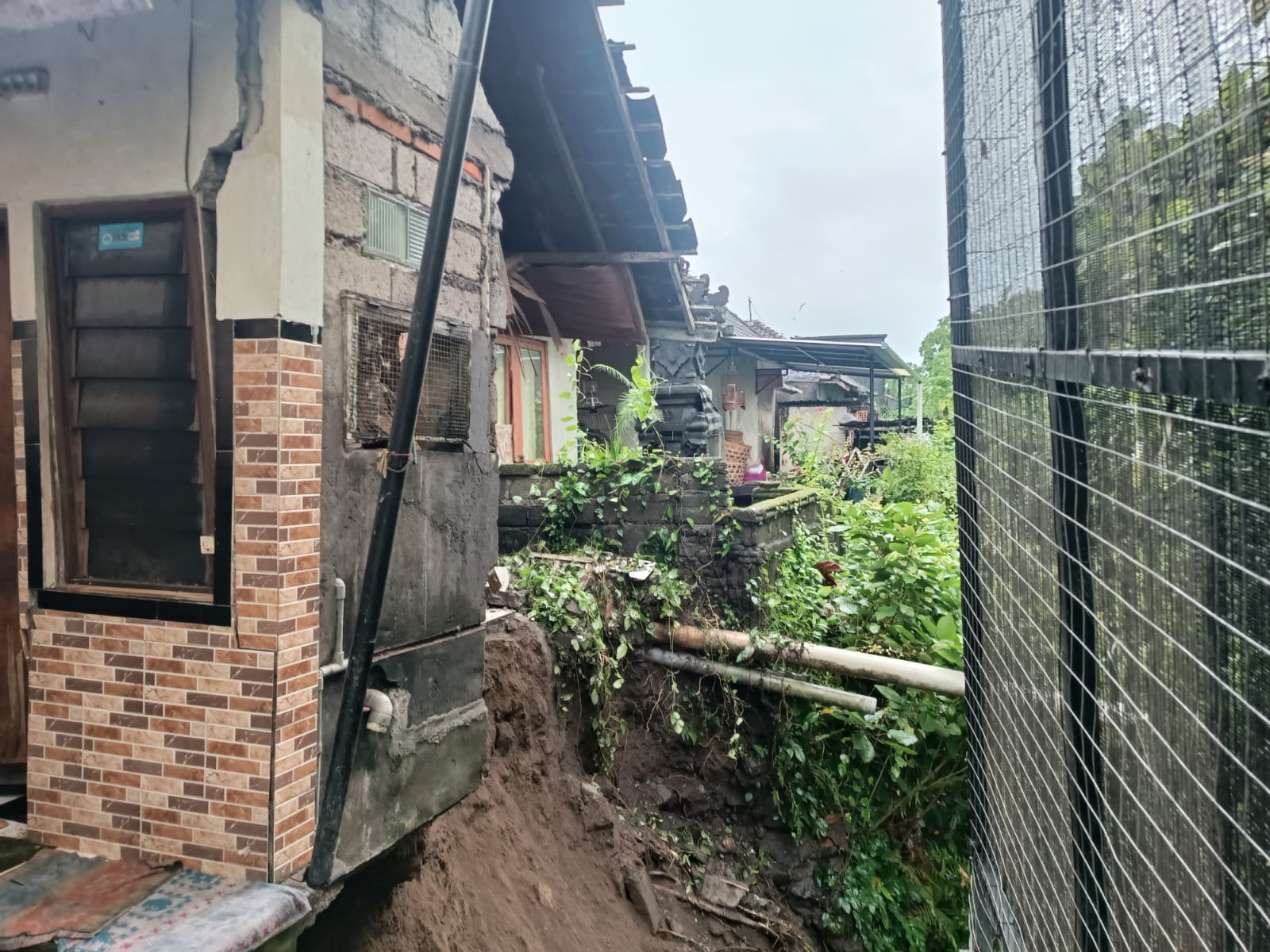 Lagi Masak, IRT di Gianyar Syok Dengar Suara Gemuruh: Ternyata Dapur Sudah Jebol Diterjang Longsor