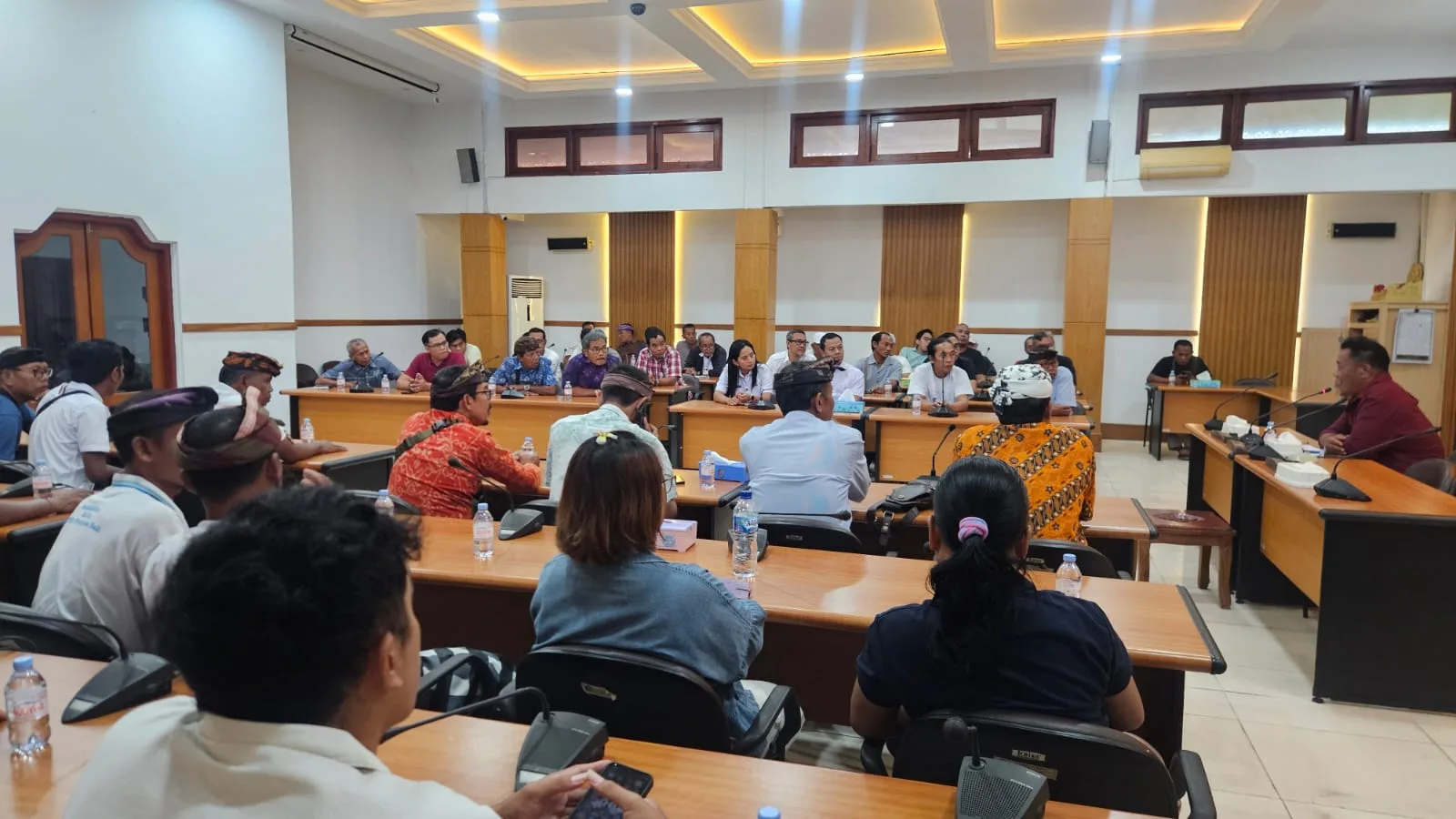 Tak Ingin Krama Terseret Hukum, Gung Anom Pasang Badan Kawal Hibah Bansos Klungkung 2026