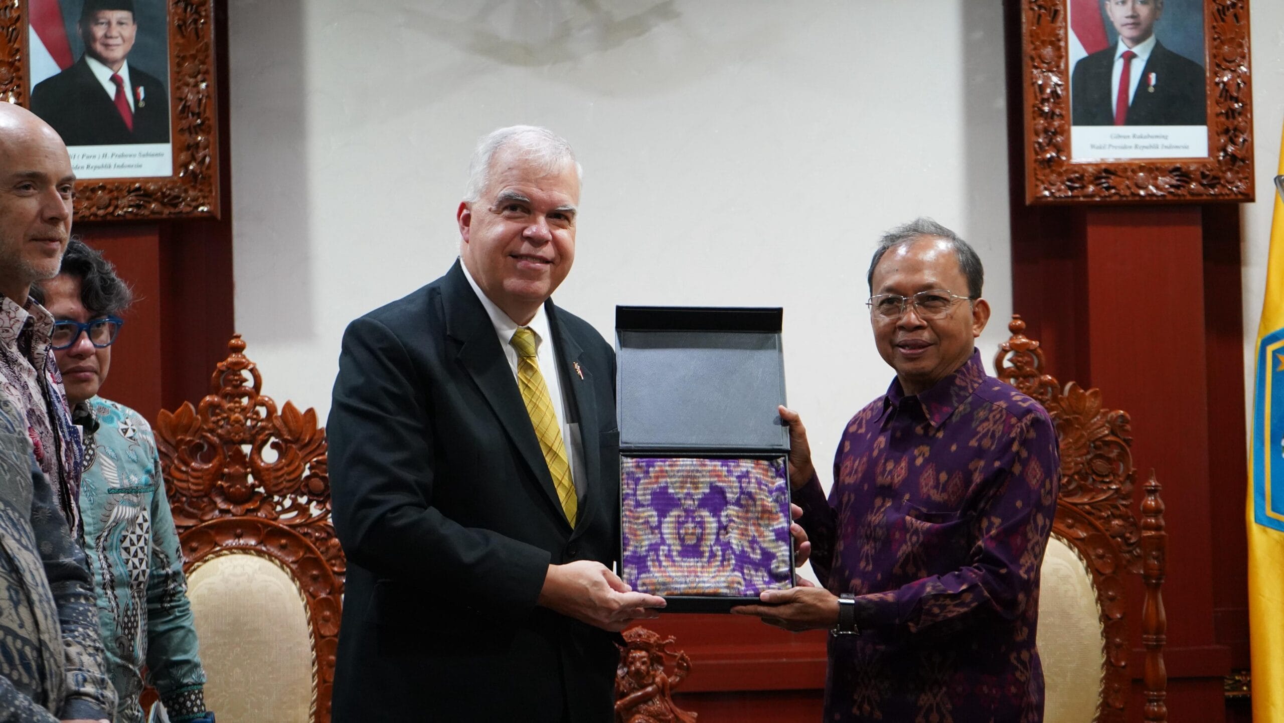 Waspada ‘Scam’ Global, Dubes AS dan Gubernur Koster Perketat Pengamanan Wisatawan di Bali