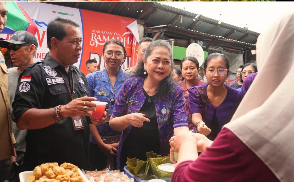 Jamin Keamanan Konsumsi Umat, Ny. Wardhany Sutjidra dan Loka POM Sidak Takjil di Buleleng