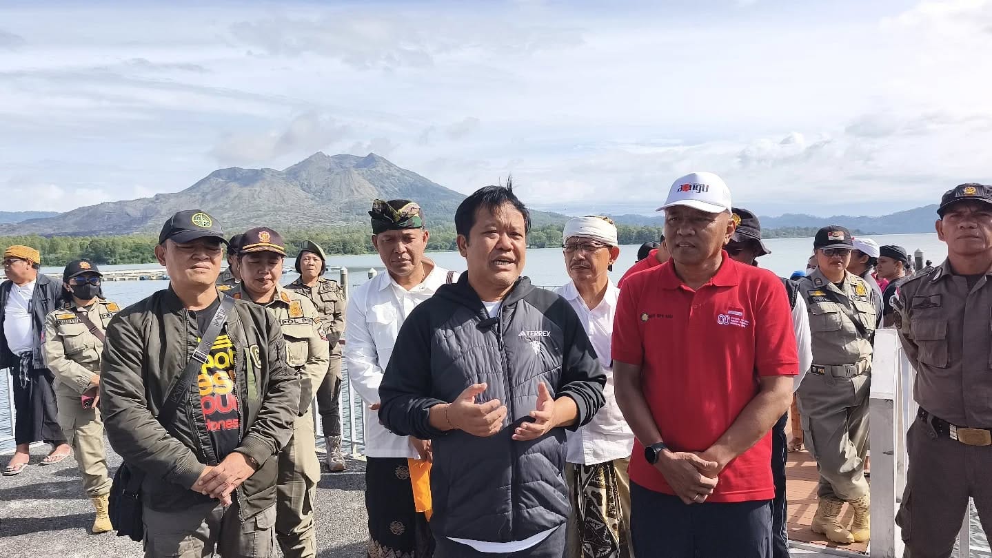 Jaga Kelestarian Sumber Air Bali, Pemkab Bangli Gerakkan 5.000 Peserta dalam Aksi Bersih Sampah Danau Batur