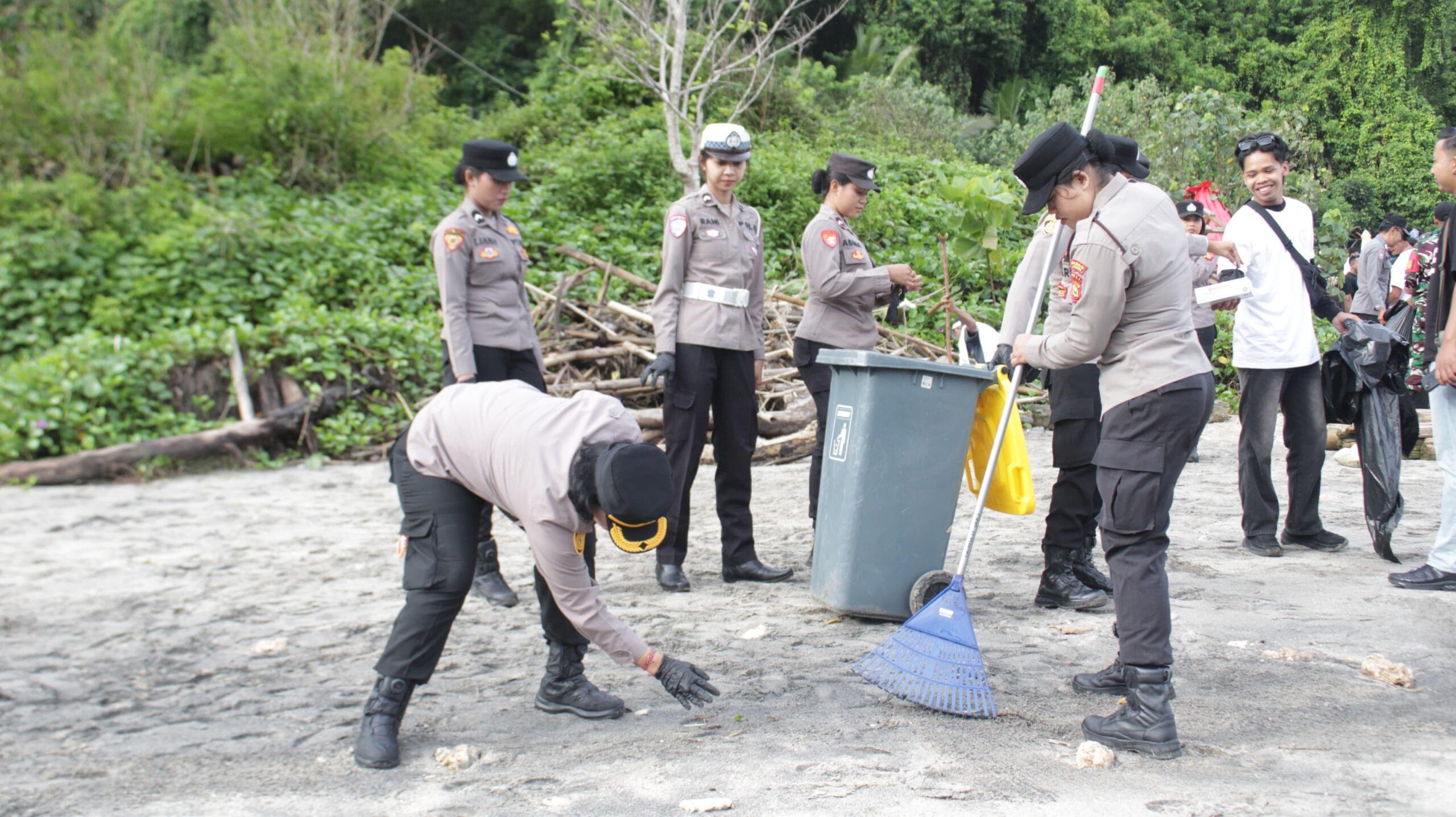 Warning Bagi Pelaku Usaha! Polda Bali dan Pemkab Klungkung Sosialisasi Aplikasi CAKRAWASI di Nusa Penida