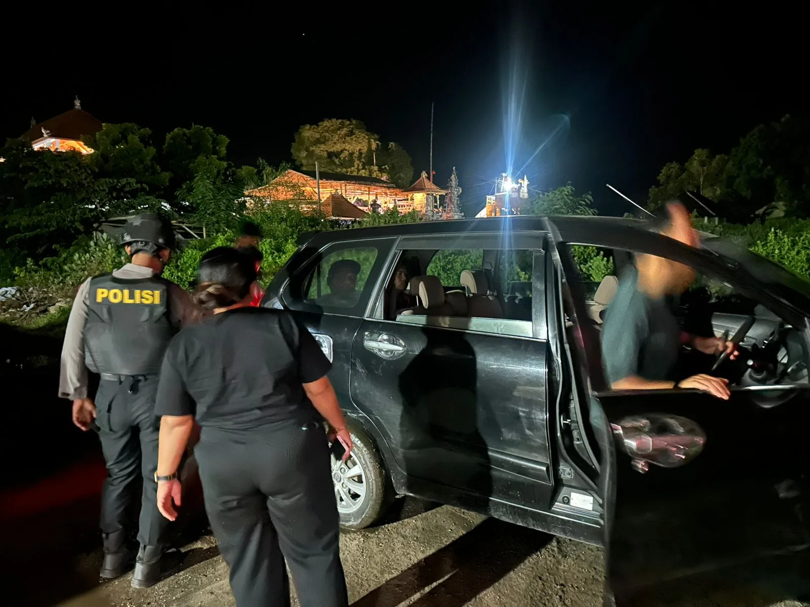 Gelapkan Uang COD Senilai Rp 205 Juta, Dua Karyawan JNT di Nusa Penida Diamankan Tim Jalak Nusa