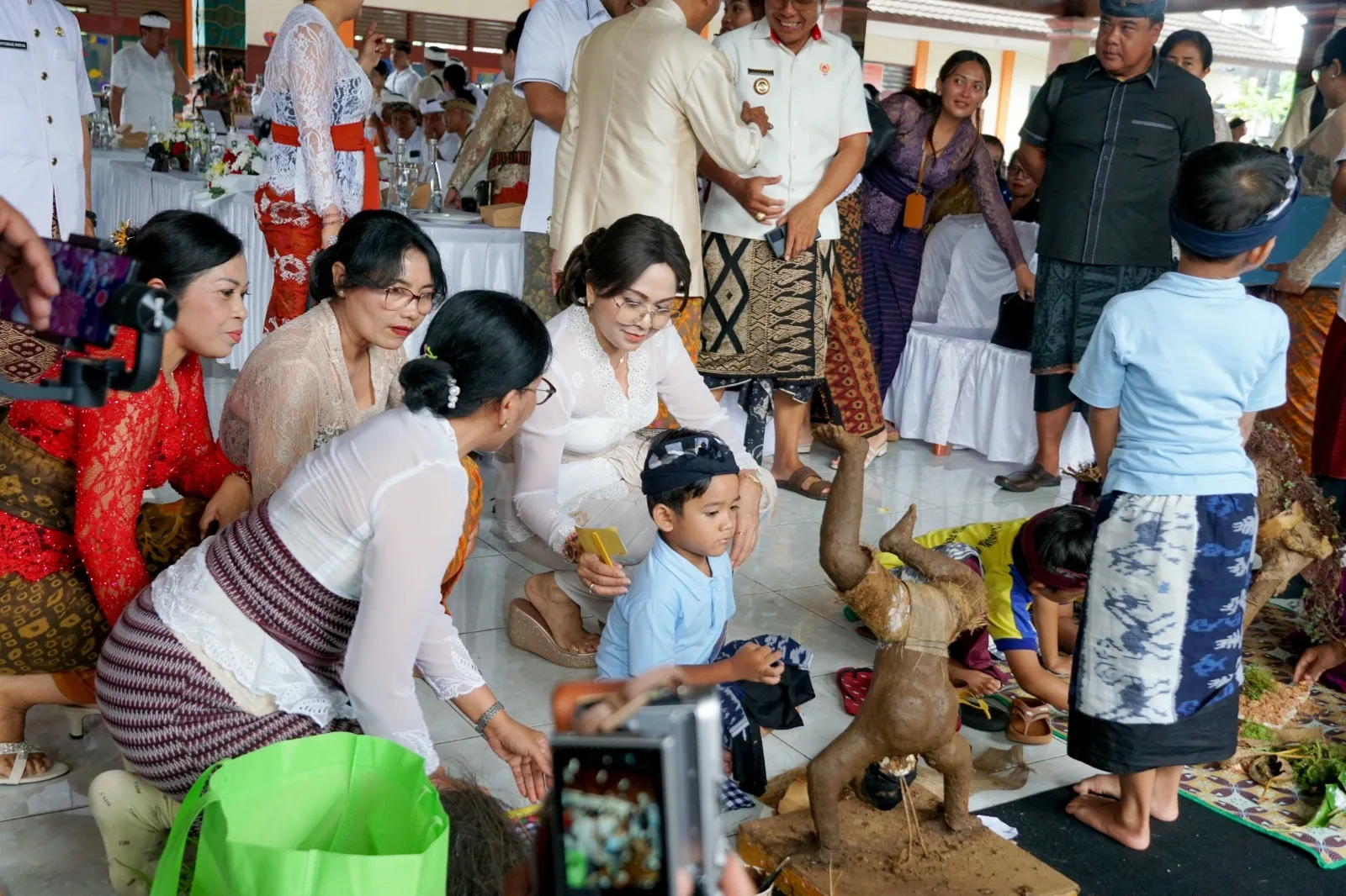 Keren! Anak-Anak PAUD di Abiansemal Bikin Ogoh-Ogoh dari Sampah, 95 Persen Bahan Wajib Organik