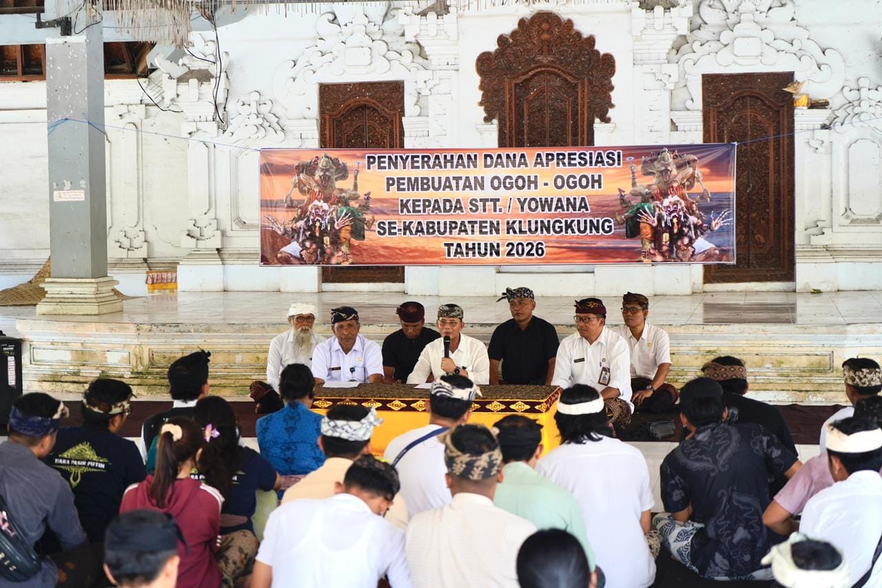Bupati Satria Guyur 203 STT Klungkung Dana Apresiasi Ogoh-ogoh