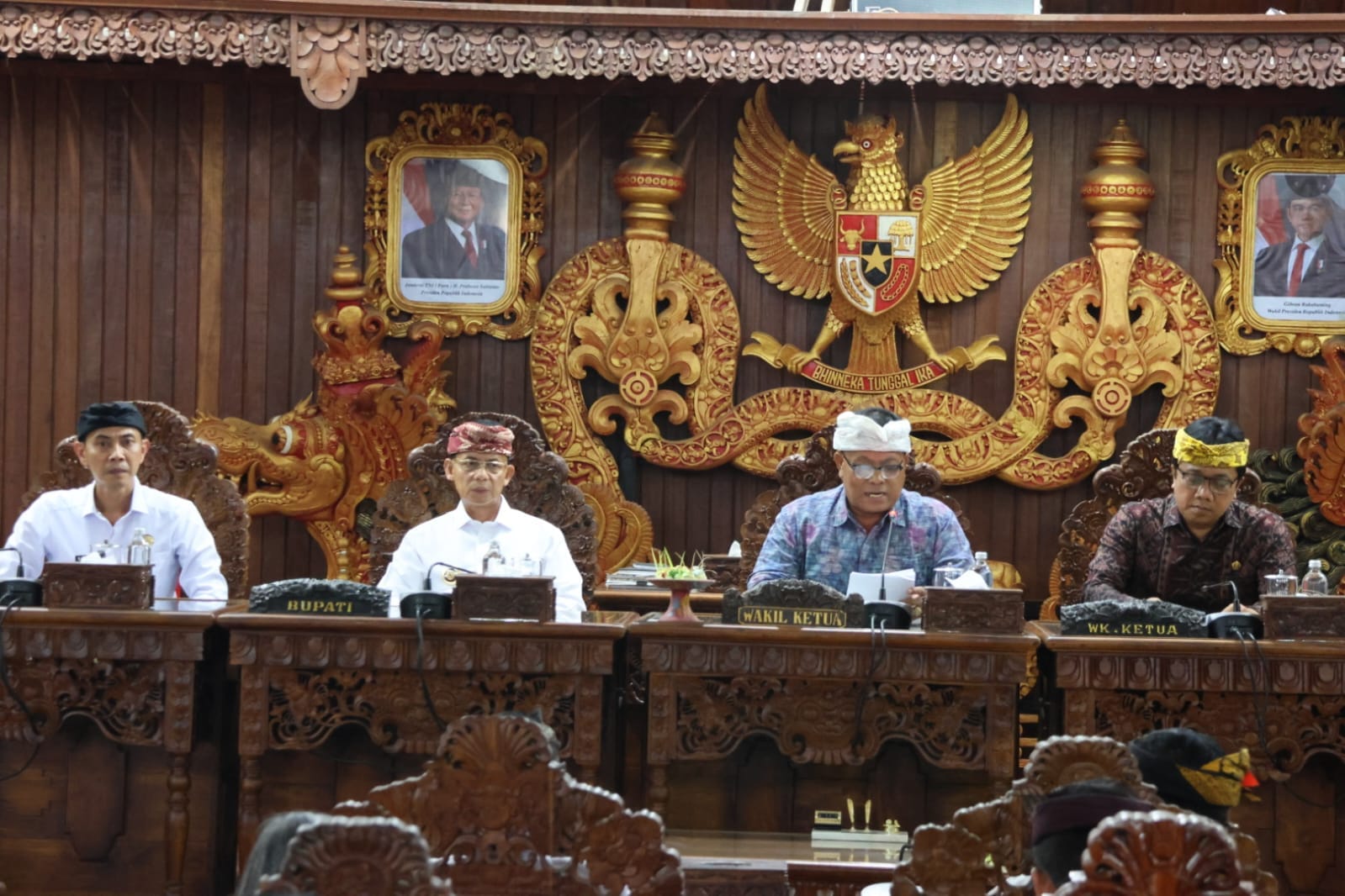 Bupati Satria Dorong Konsep ‘One Gate One Destination’ di Klungkung dalam Rapat Paripurna DPRD