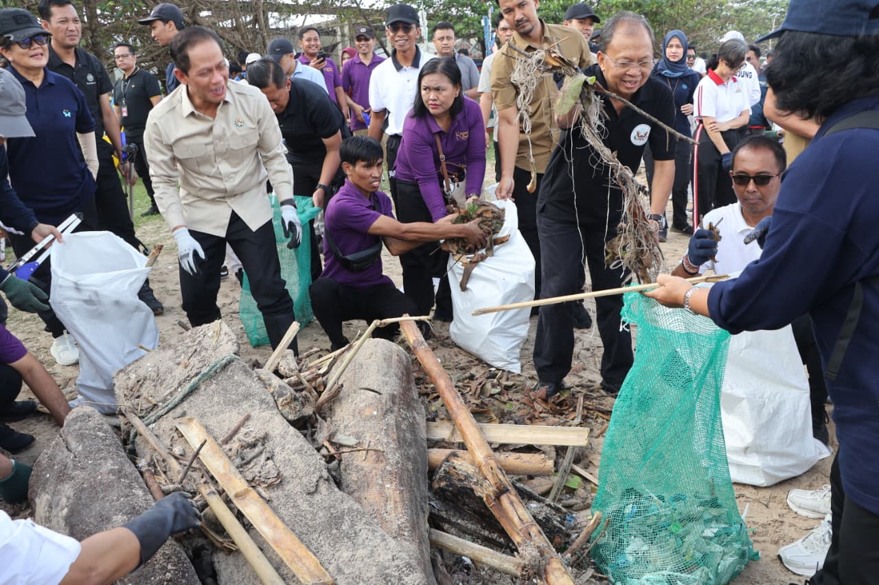 Sorotan Dunia! Menteri LH Beri Deadline 1 Bulan Tuntaskan Pilah Sampah di Bali, TPA Suwung Disidik