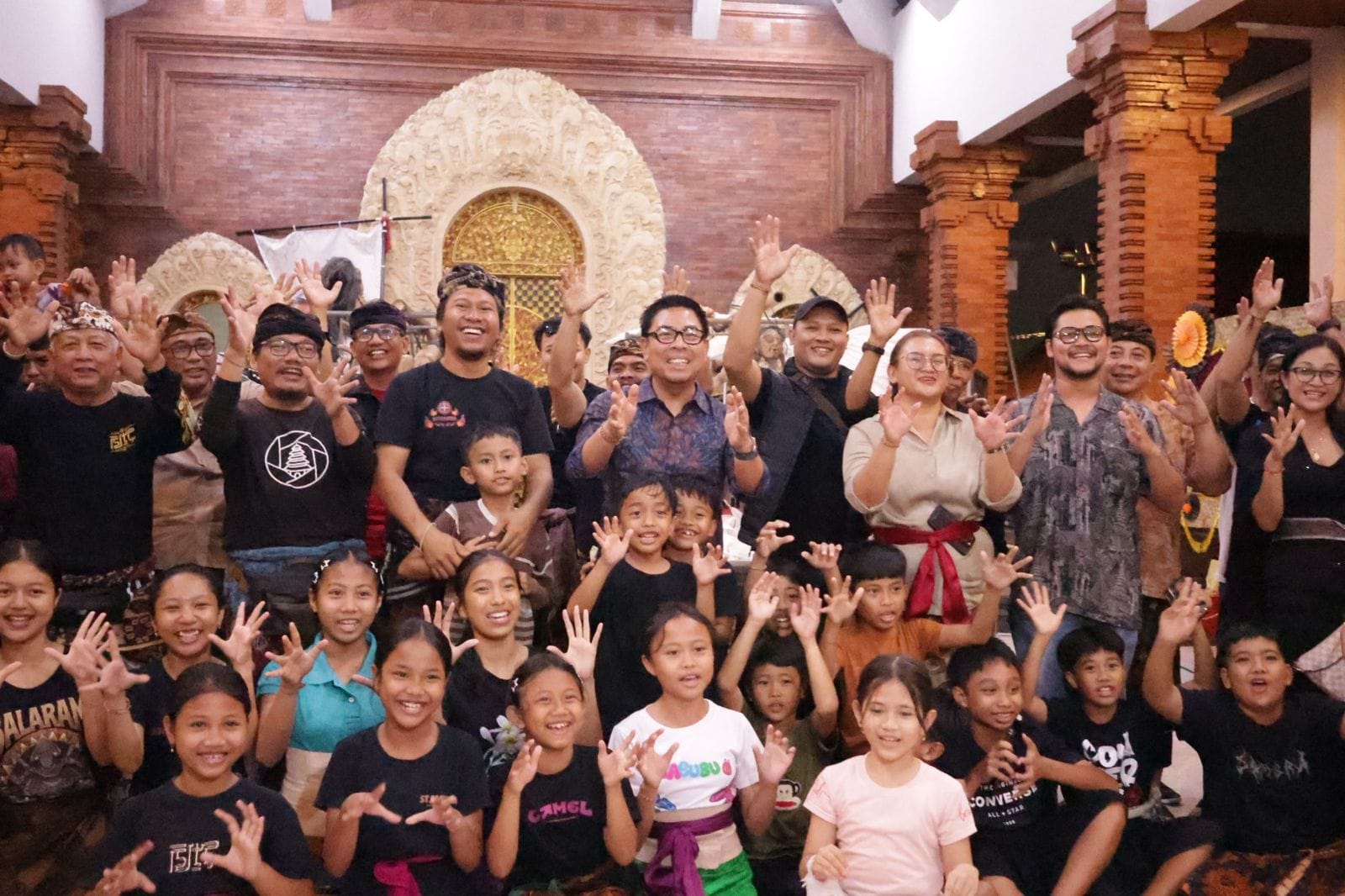 Masuk 16 Besar! Wawali Arya Wibawa Keliling Banjar Denpasar Utara Cek Kesiapan Kasanga Fest