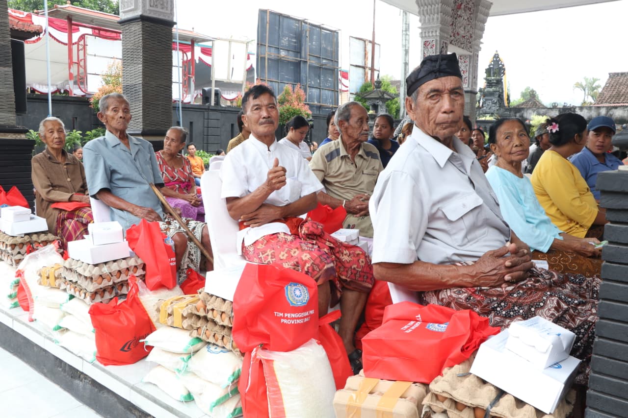 Bawa ‘Oleh-oleh’ Program, Putri Koster Minta Kader PKK Buleleng Jadi Garda Terdepan Kelola Sampah!