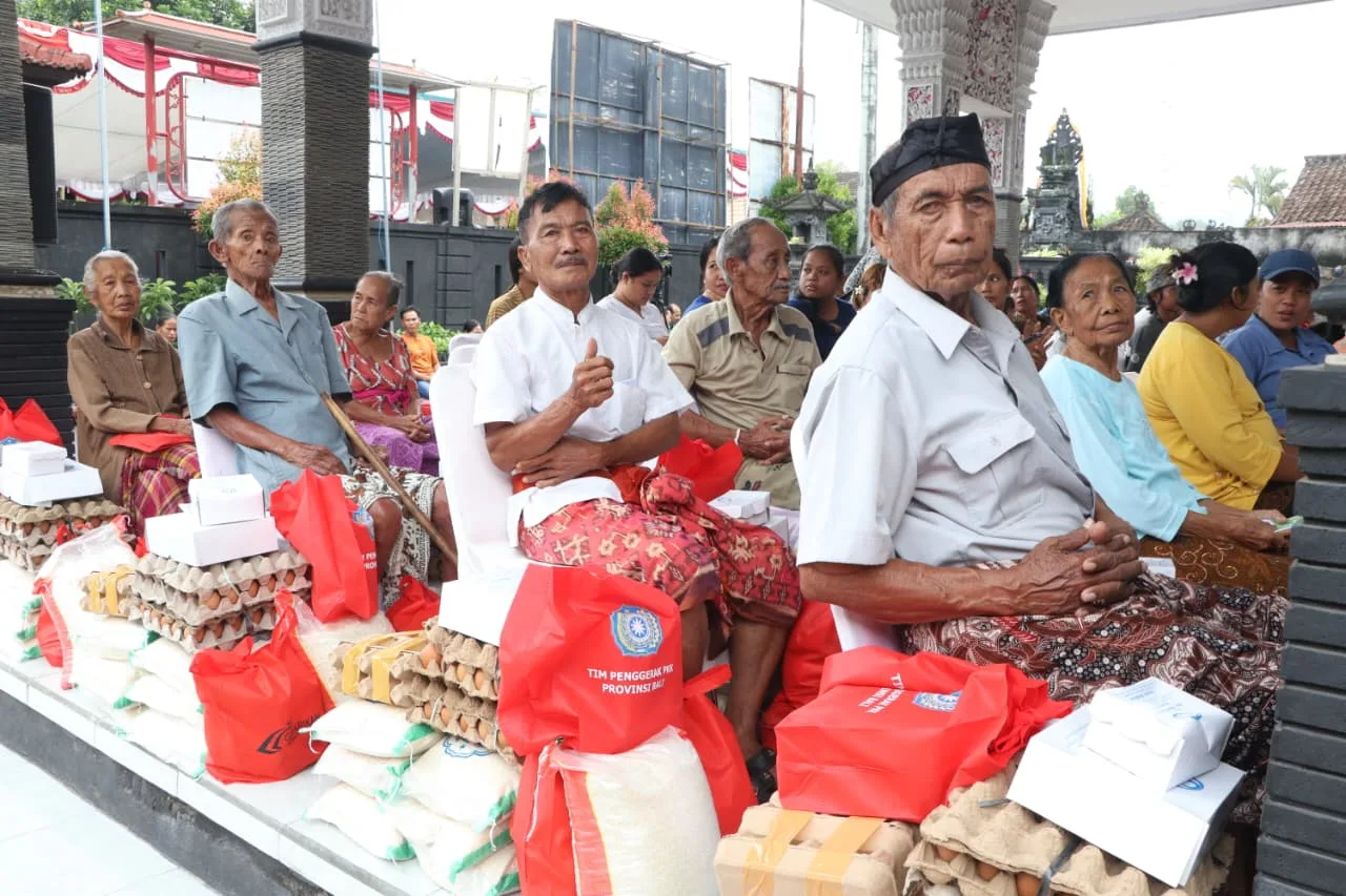 Bawa ‘Oleh-oleh’ Program, Putri Koster Minta Kader PKK Buleleng Jadi Garda Terdepan Kelola Sampah!