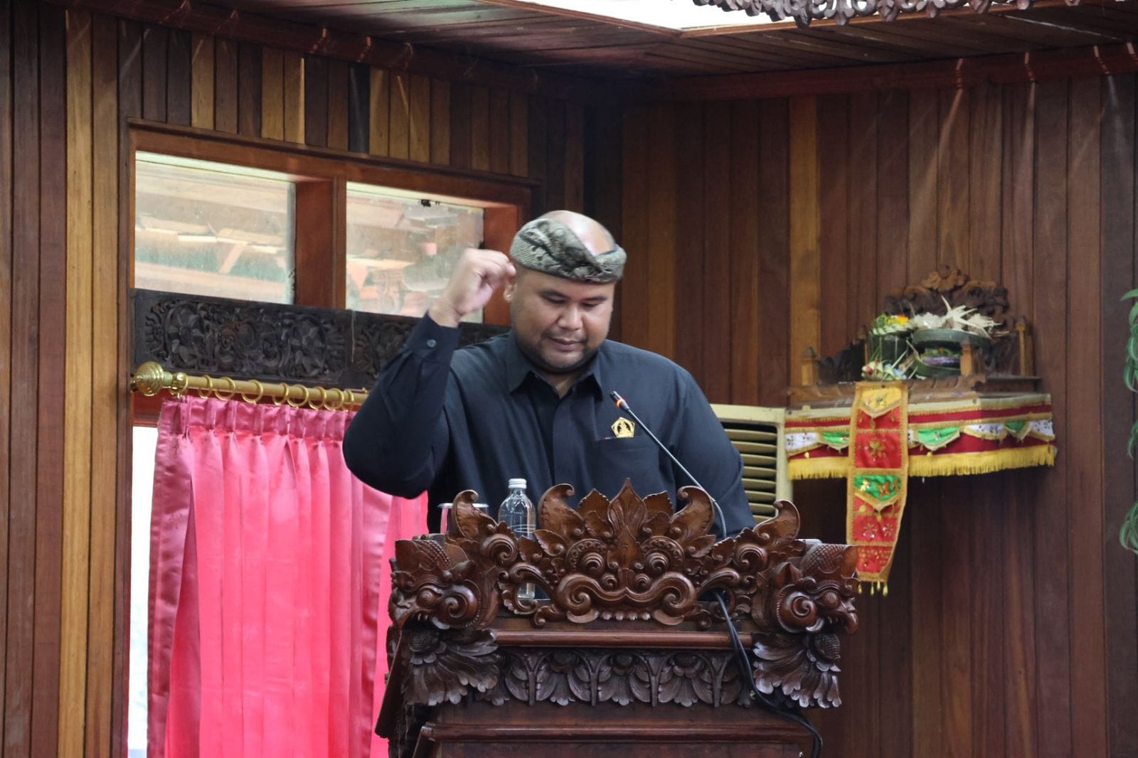 Jamin Kepastian Hukum, Fraksi Partai Golkar Setujui Perda Pajak & Retribusi Klungkung: Dorong Transparansi Digital