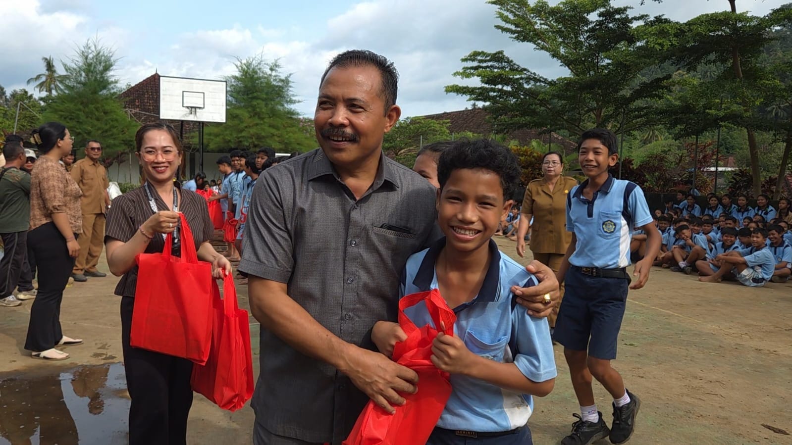 Ketua DPRD Buleleng Kawal Perbaikan Bangunan Sekolah yang Terdampak Banjir Bandang