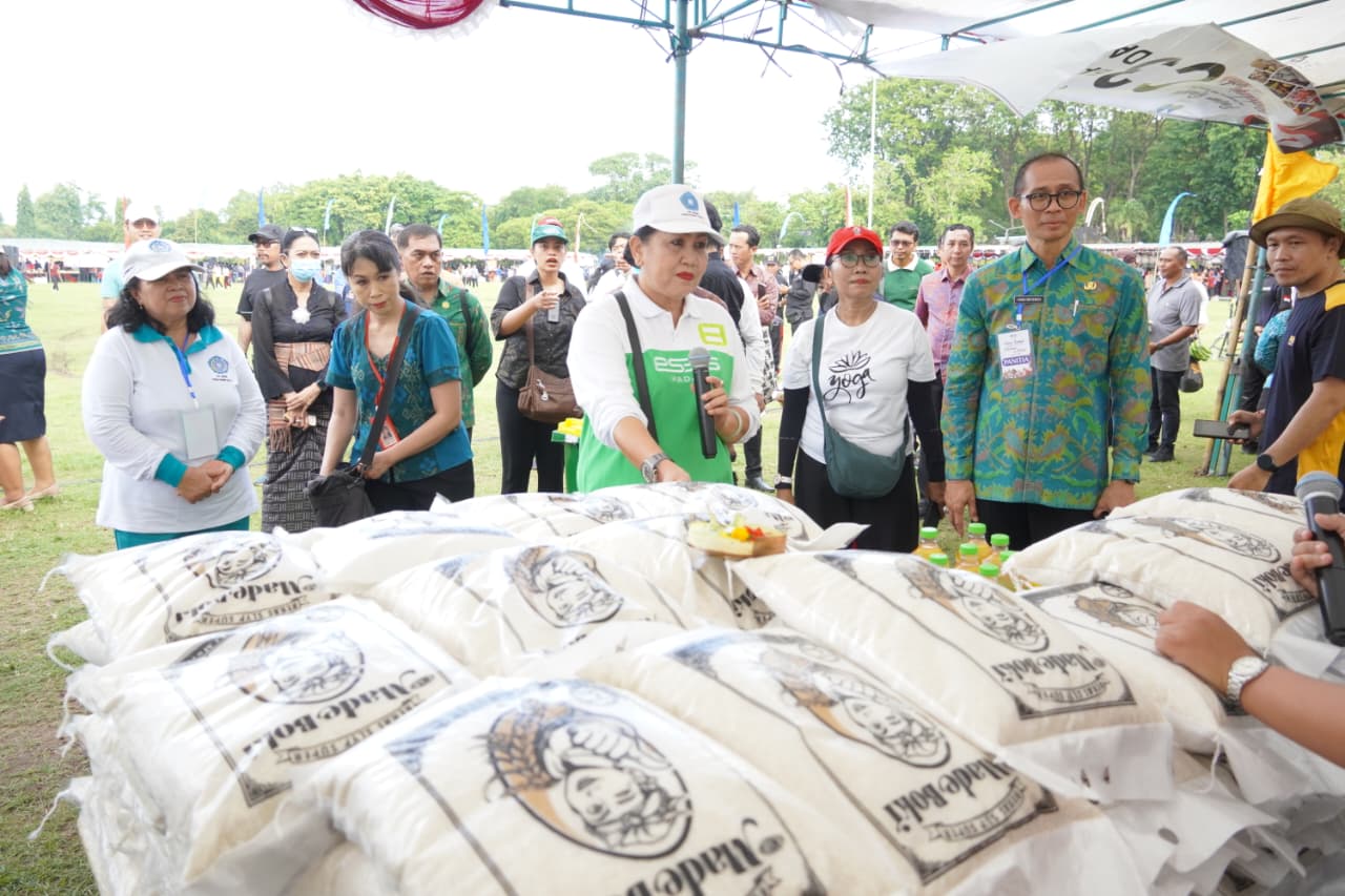 Dorong Ekonomi Lokal, Pasar Rakyat PKK Bali Fasilitasi 138 UMKM Stan Gratis di Renon