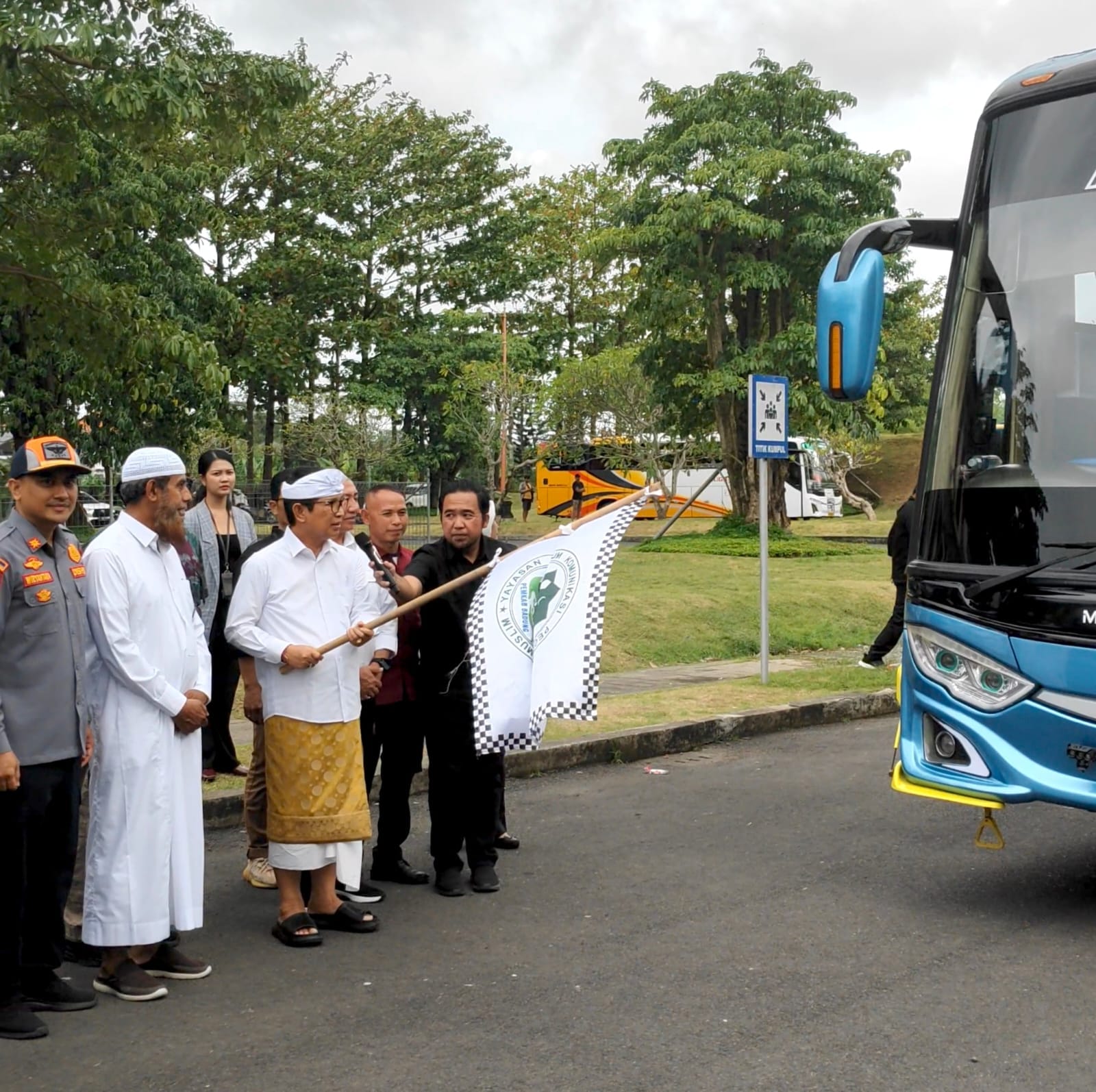Mudik Full Senyum! Muslim Badung Mudik Gratis ke Jatim, Dapat ‘Kado’ Rp 2 Juta dari Bupati