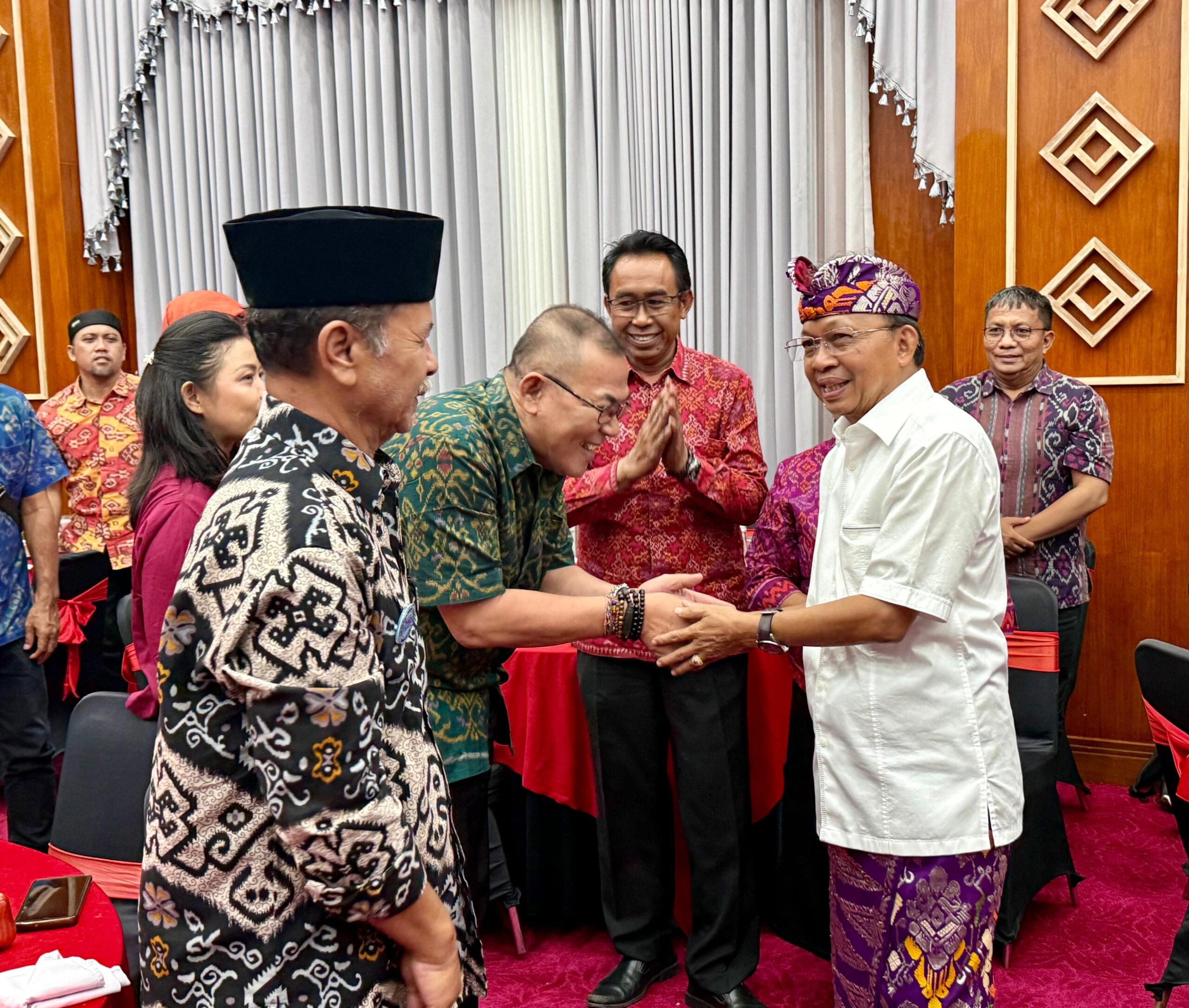 Jaga Kondusifitas, Gubernur Koster Ajak Seluruh Tokoh Agama Kawal Kesucian Nyepi dan Idul Fitri 2026