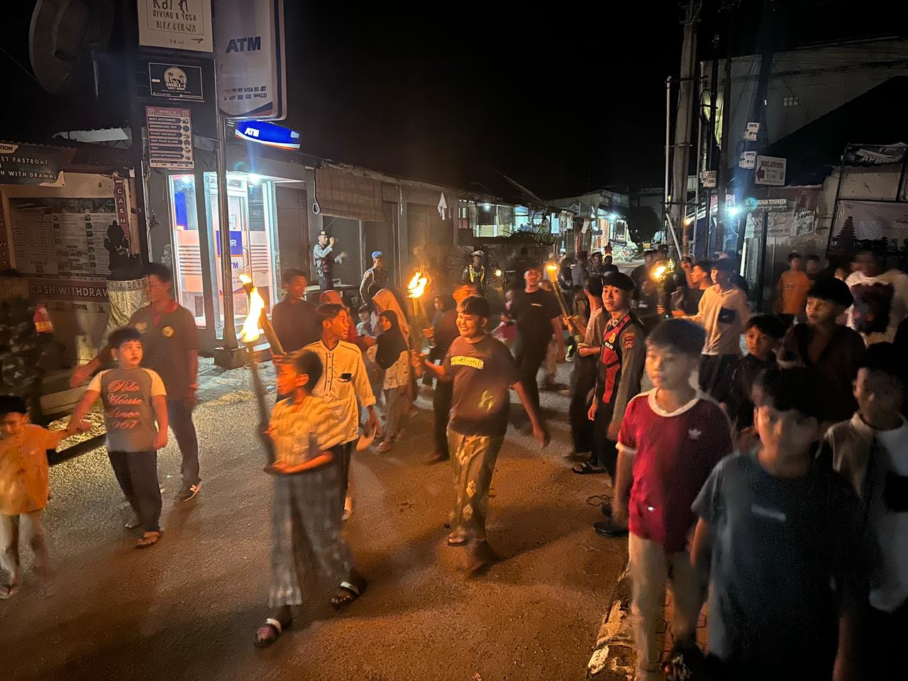 Tradisi Tahunan, Polisi Amankan Kemeriahan Takbiran di Kampung Toyapakeh Nusa Penida