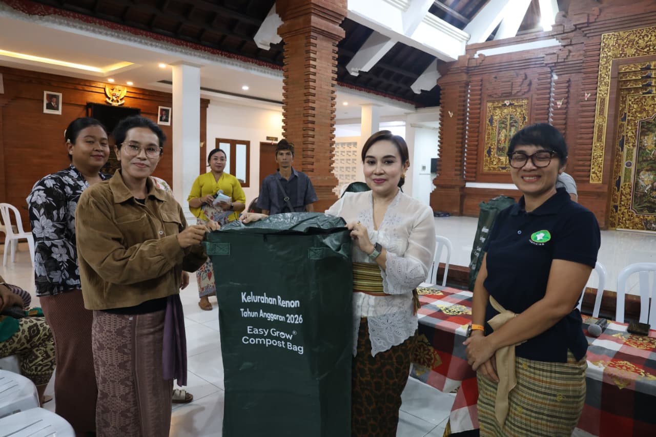 TPA Suwung Segera Ditutup Permanen, PKK Denpasar Gerilya Bagikan Komposter