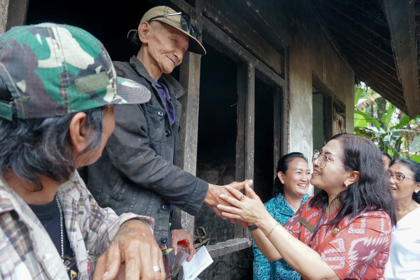 Sentuh Warga Rentan di Abiansemal, Ketua K3S Badung Salurkan Bantuan Kursi Roda hingga Dukung UKM Lokal