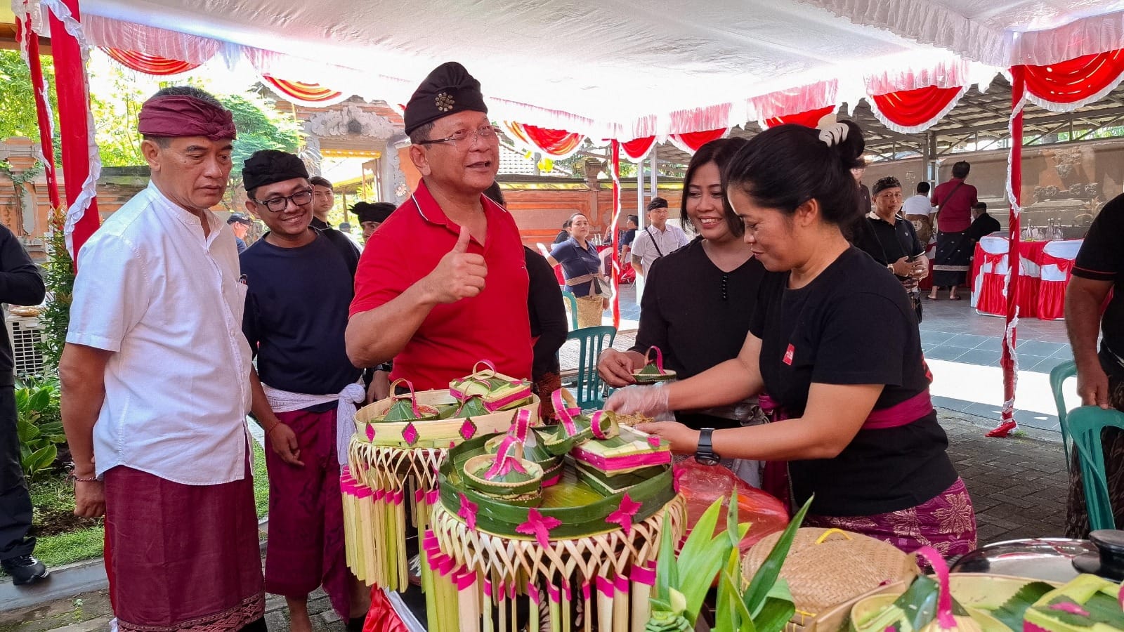 Rahasia Lawar Belimbing Sukasada Taklukan Juri! Intip Keseruan Lomba Ngelawar HUT Singaraja yang Wajib Pakai Pakem Pedas-Besar