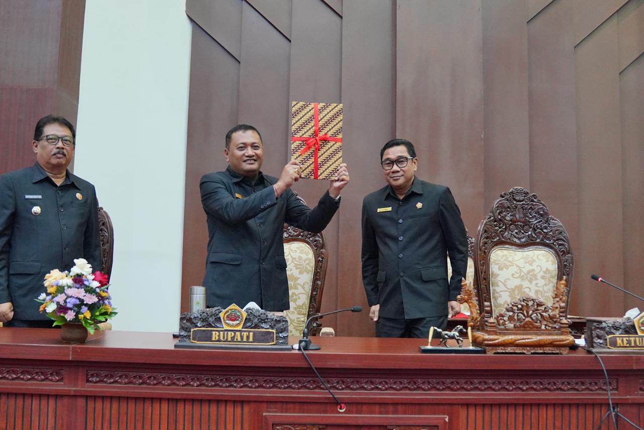 DPRD Gianyar Beri Rekomendasi Strategis Atas LKPJ Bupati 2025, Soroti Solusi Macet Ubud Hingga Kendala Izin OSS
