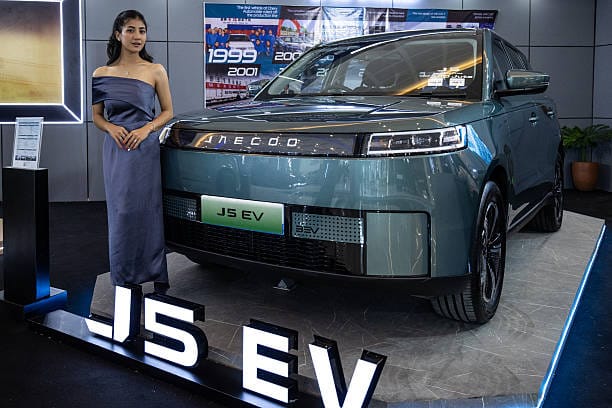 Tembus 14 Ribu Pesanan ! Ini 5 Alasan Jaecoo J5 EV Jadi Primadona Baru, Versi Hybrid Segera Nyusul?