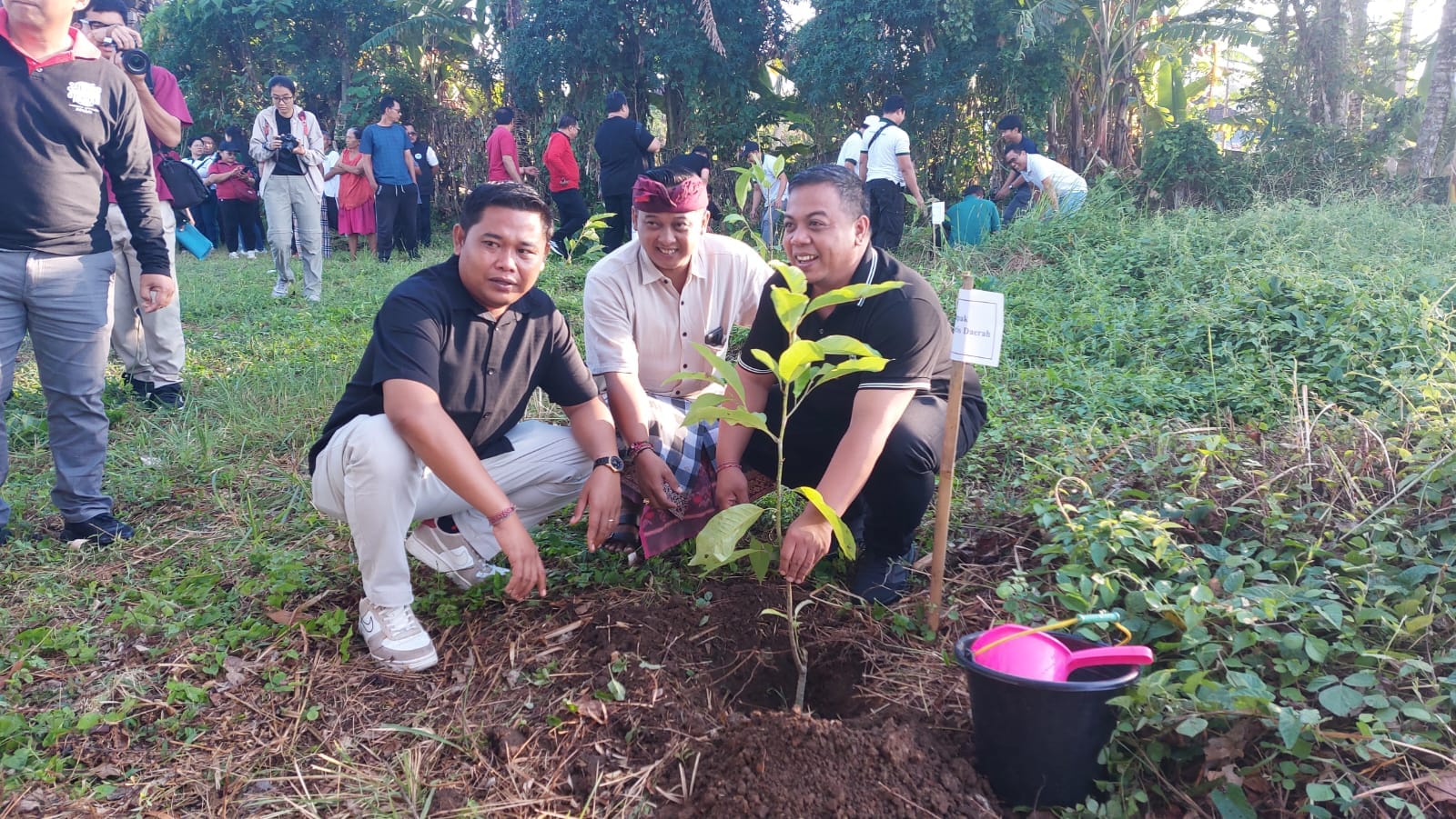Peringati Hari Bumi, Sekda Gianyar Instruksikan Setiap OPD Sumbang Satu Pohon Besar demi Bangun Hutan Kota