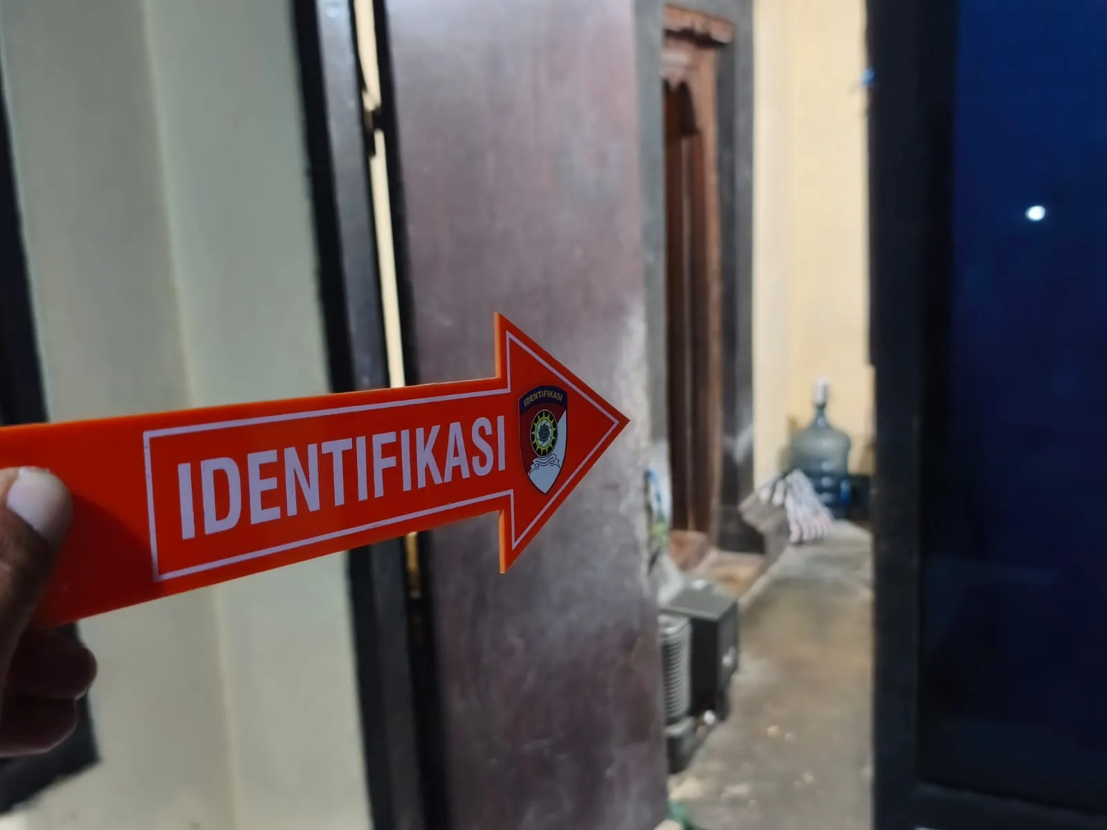 Curiga Chat WhatsApp, Suami di Bangli Gerebek Istri di Kamar Pria Lain di Banjarangkan