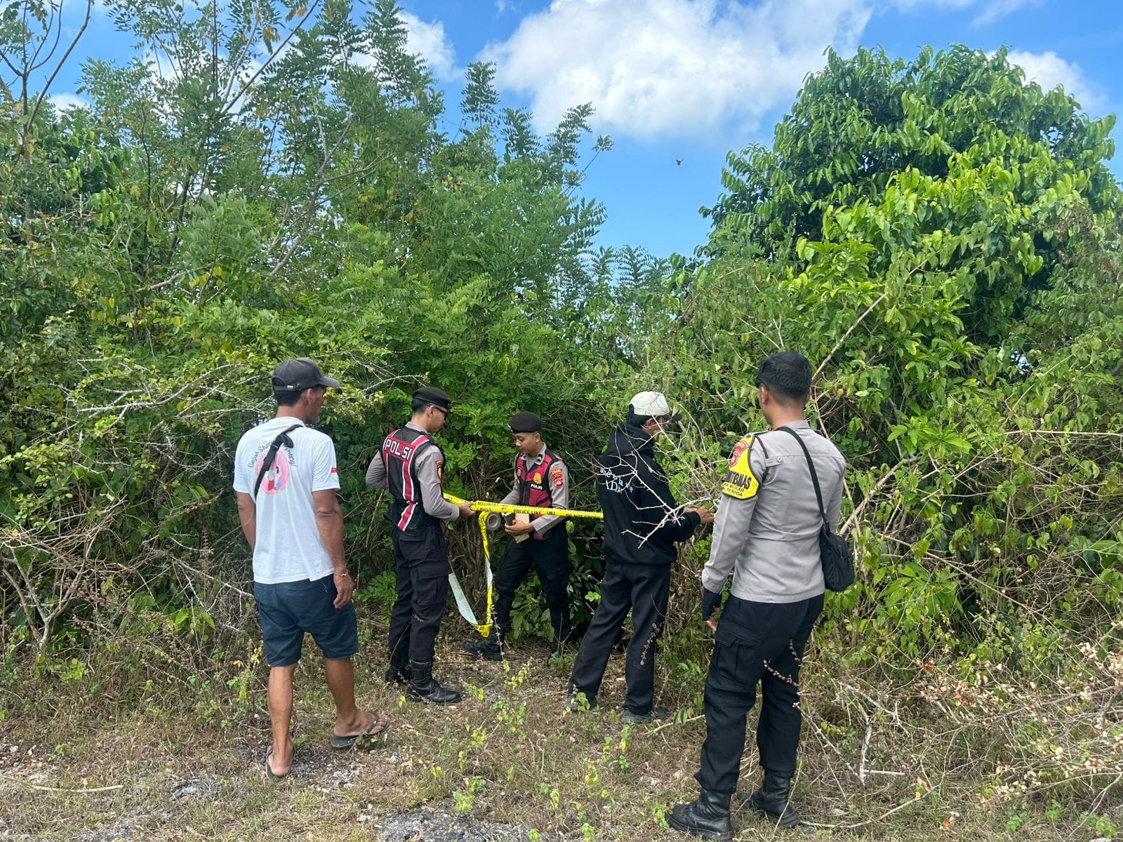 Polisi Tutup Akses Pantai Klibun, Lokasi Pemancing yang Jatuh di Nusa Penida