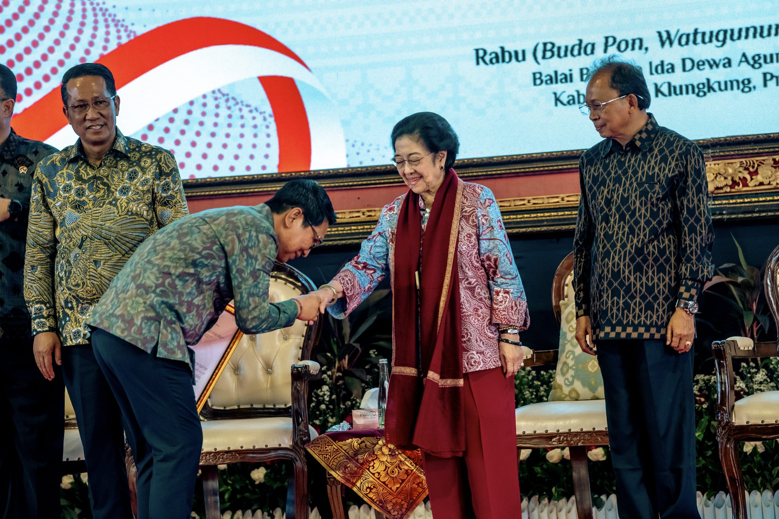 Diserahkan Langsung Megawati Soekarnoputri! Badung Patenkan “Mangupura Award” dan “Spirit of Janger”