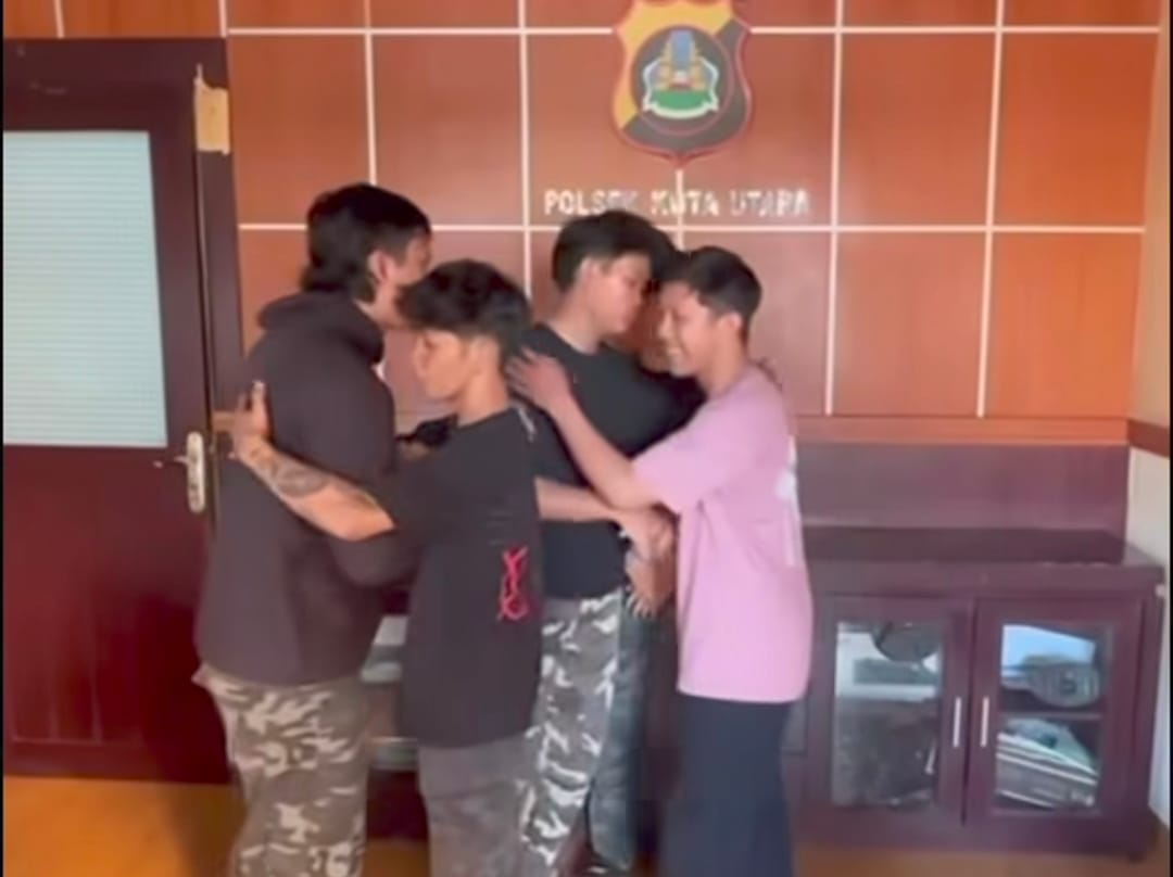 Sempat Viral Adu Jotos di Dalung! 4 Remaja Akhirnya Sepakat Berdamai di Mapolsek Kuta Utara