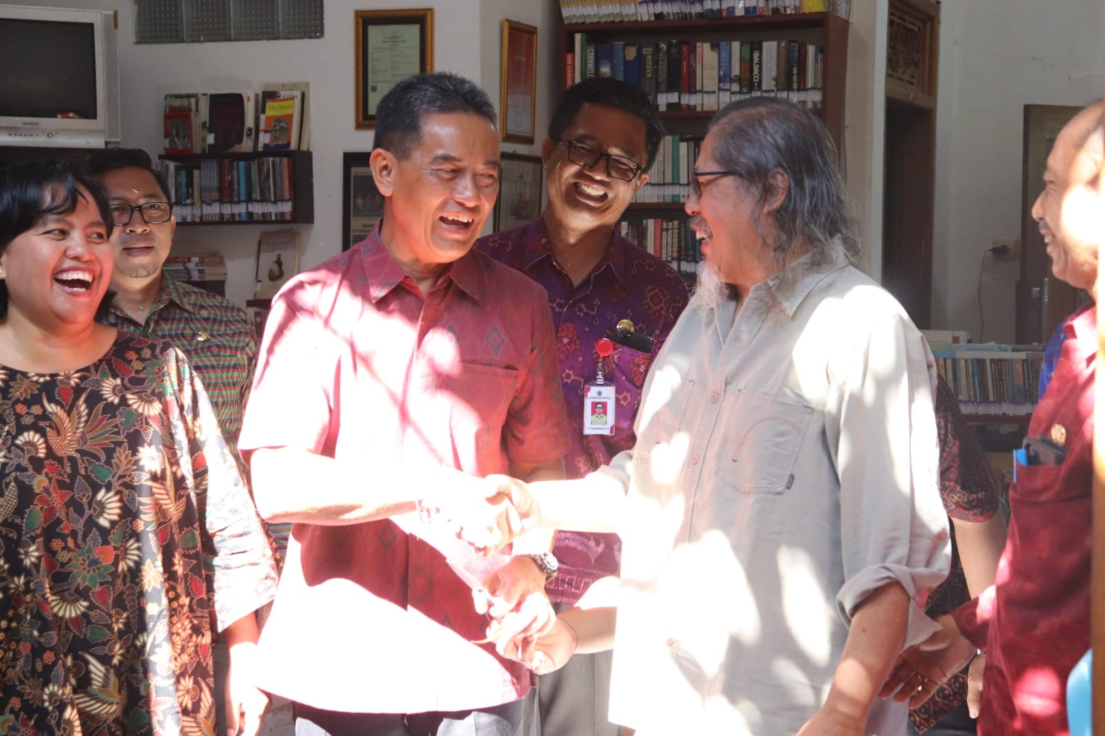 “Kado” Spesial untuk Singaraja! Perpustakaan Mahima Kini Miliki 3.000 Koleksi Buku, Siap Jadi Markas Literasi Anak Muda