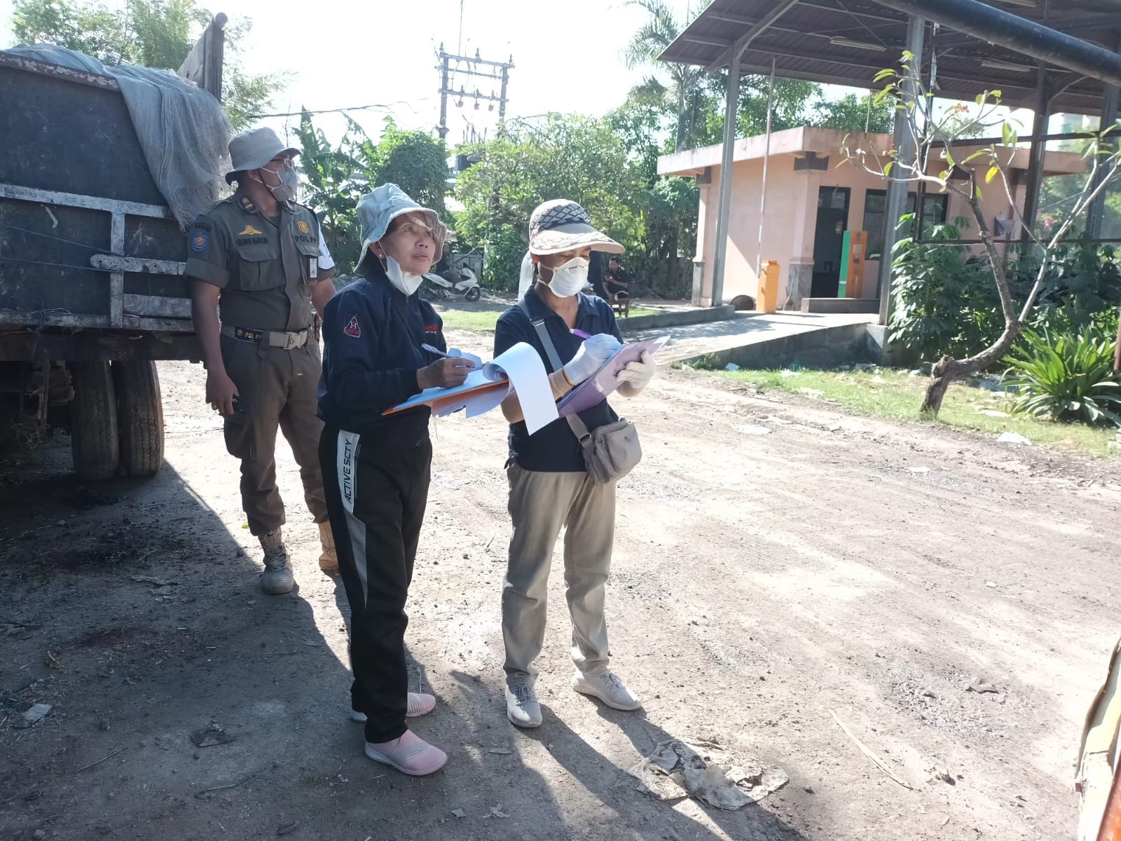 Viral Video Truk Sampah “Seliweran” di TPA Suwung Malam Hari, Dinas LHK Bali Akhirnya Buka Suara