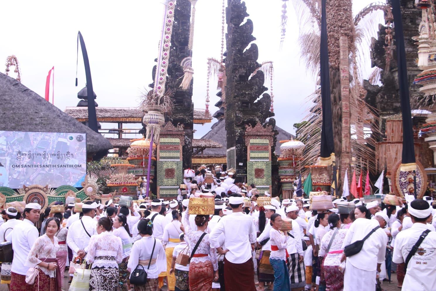 Cegah Kemacetan di Kintamani! Polisi Terapkan Parkir Satu Sisi   Selama Ngusaba Kedasa
