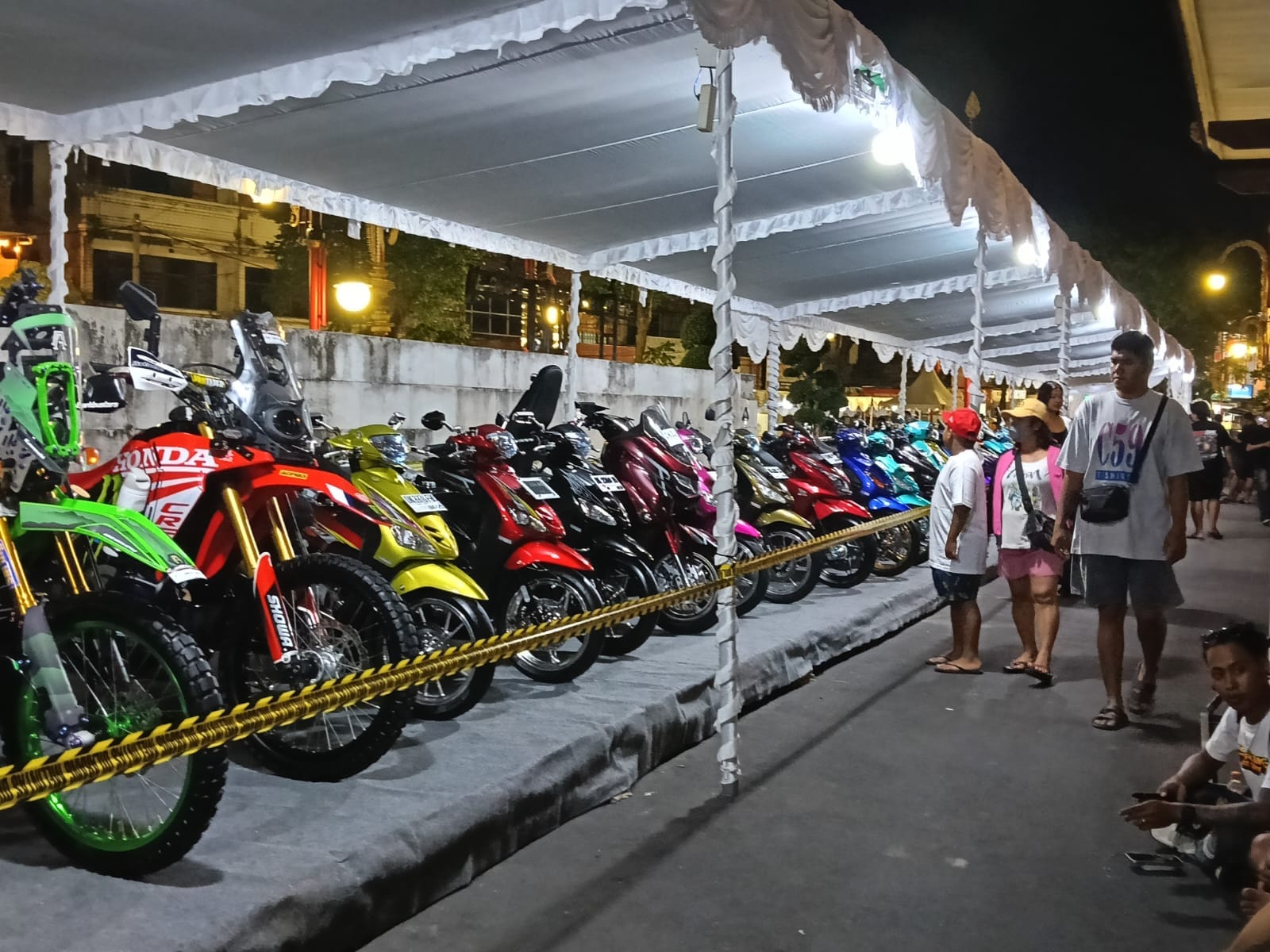 Pasar Rakyat Gianyar “Lumpuh” oleh Ratusan Motor Modif, Juri Nasional Turun Tangan Tentukan Jawara!