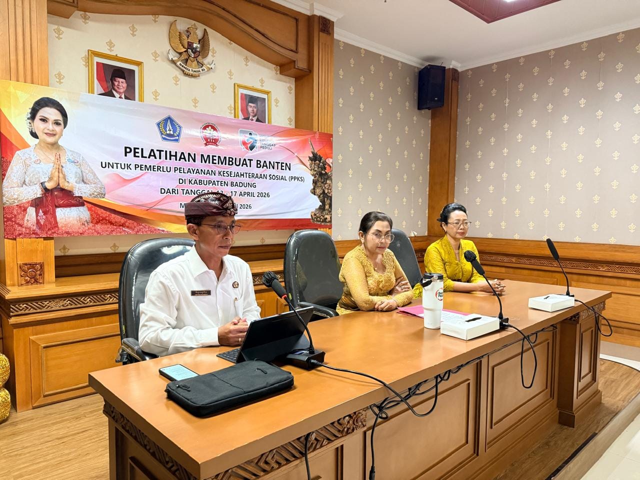 Lirik Potensi Kreatif, 60 Perempuan Badung Dilatih Keterampilan Membuat Banten