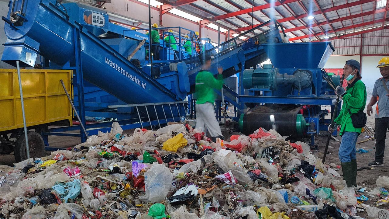 Solusi Sampah Denpasar? TPST Tahura I Mulai Uji Coba Mesin Baru, Targetkan 500 Ton Per Hari