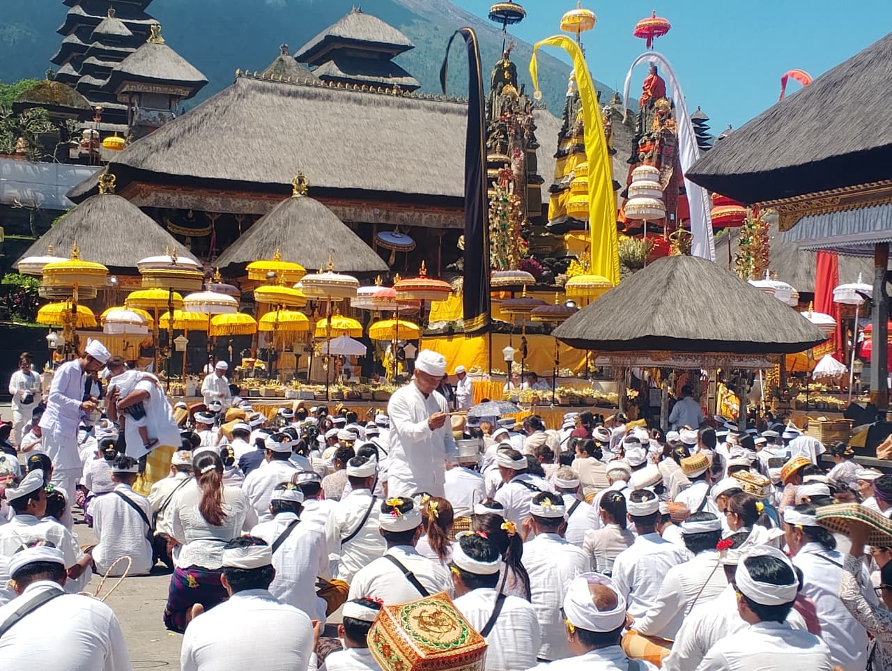 Hari ke-11 IBTK 2026: Pura Agung Besakih Diserbu 28 Ribu Pemedek Per Hari