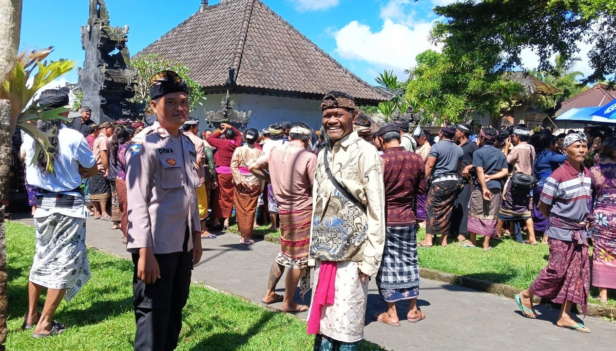 Tradisi Mekandal: Merawat Harmoni dan Solidaritas Lewat Kawin Massal di Desa Pengotan Bangli