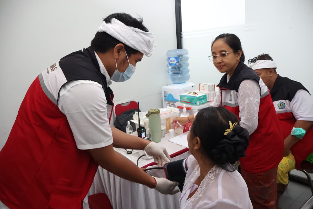 Pemedek Tak Perlu Khawatir! Ini 3 Titik Pos Kesehatan 24 Jam di Besakih yang Siap Layani Umat Se-Bali