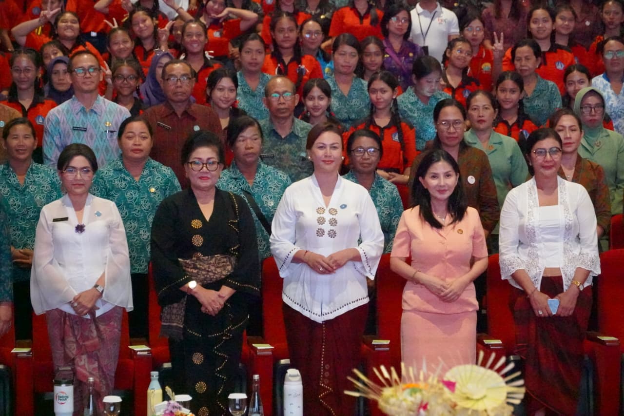 Peringatan Hari Kartini 2026, Ibu Putri Koster Ajak Perempuan Bali Pimpin Revolusi Pengelolaan Sampah