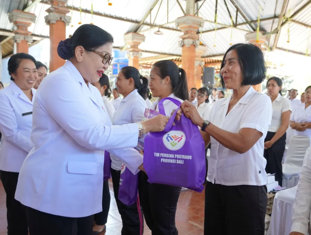 Posyandu Kini Garap 6 Bidang Layanan, Ibu Putri Koster Ajak Kader Bangli Jadi Teladan Kebersihan