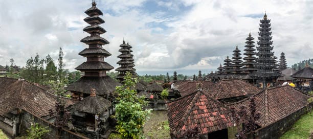 Ala-Ayuning Dewasa 5 Juli 2026: Hari Baik Bangun Tempat Suci dan Beramal, Pantang Gelar Ngaben Maupun Wiwaha