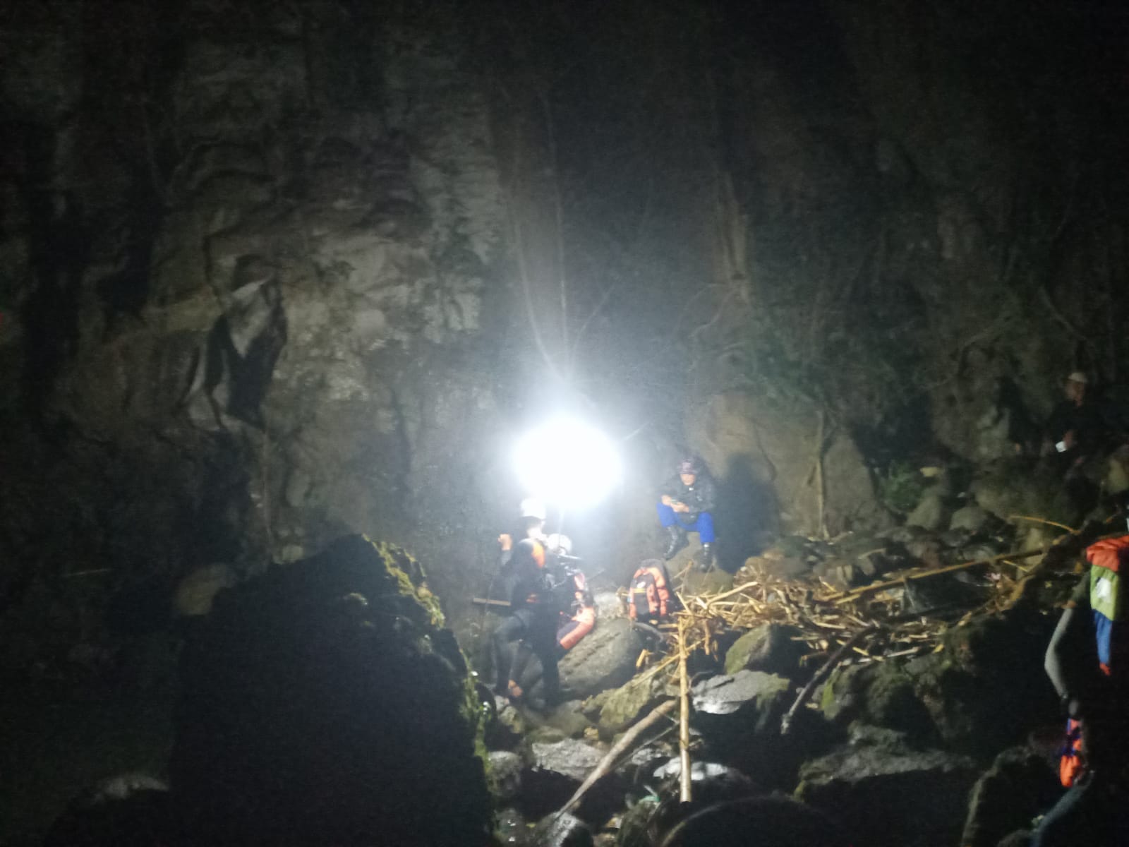 Pegawai Kantor Statistik Hilang Tenggelam di Air Terjun Tembok Barak Buleleng