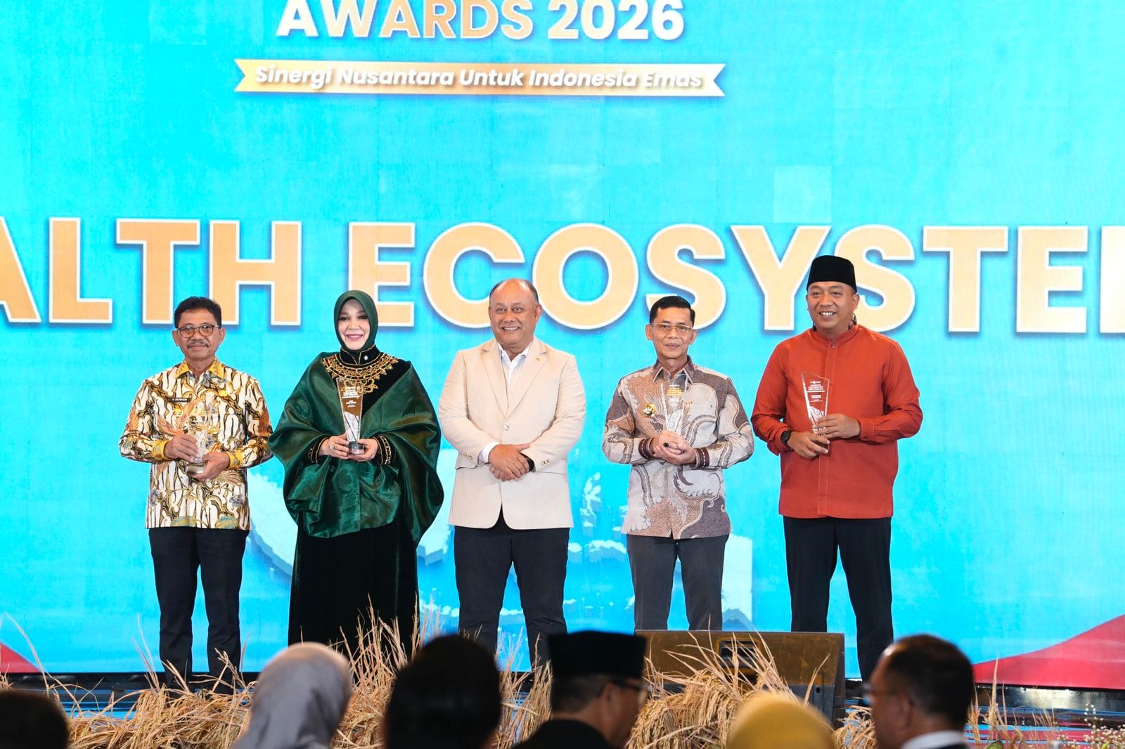 Bupati Made Satria Raih National Governance Awards 2026 berkat Inovasi Kesehatan dan Tekan Stunting