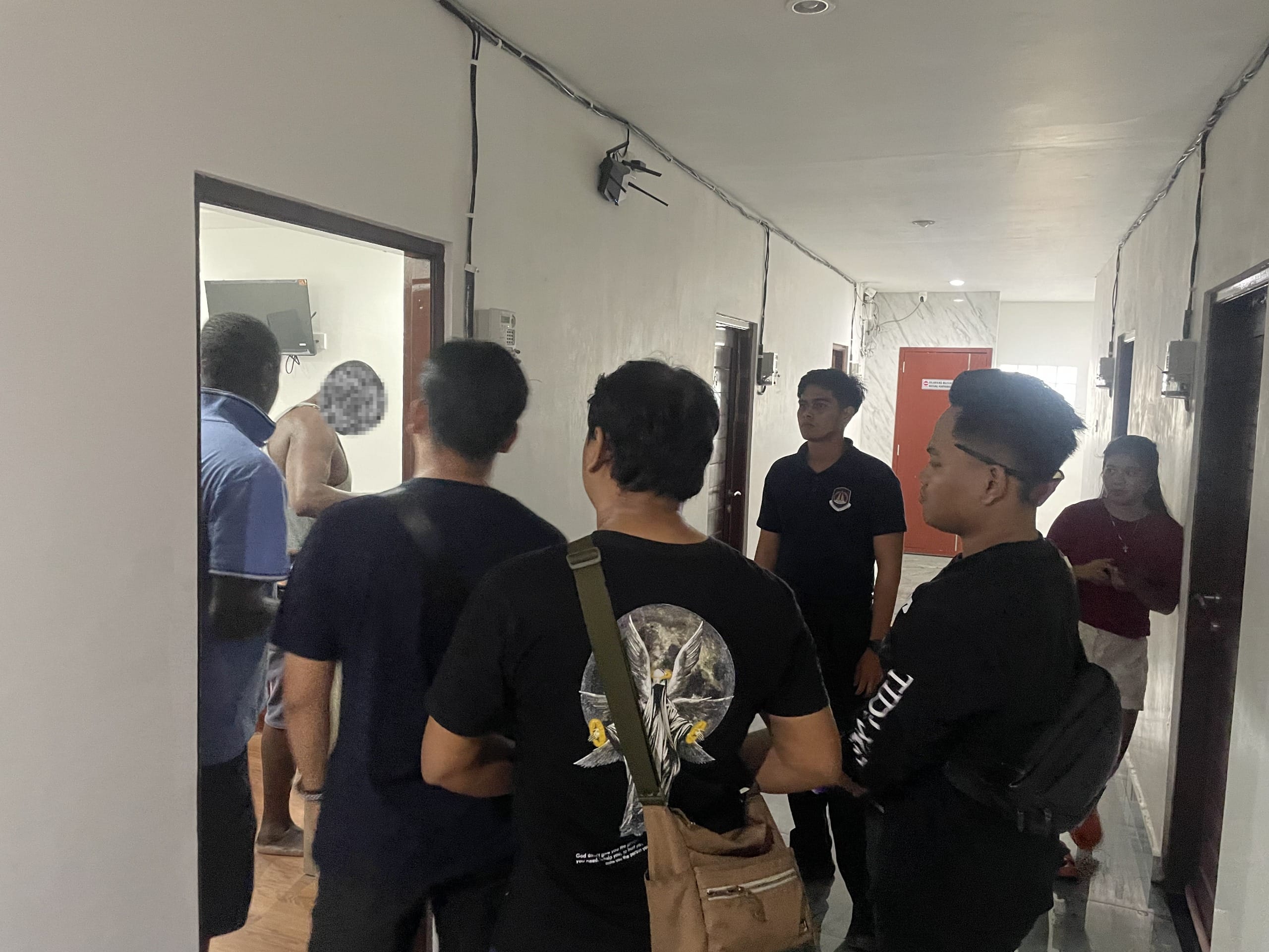 Paspor Gaib hingga Investasi Bodong? 3 WNA Ghana Tak Berkutik Saat Digerebek Imigrasi di Pemogan!