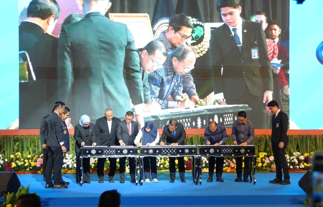 Perkuat Pengawasan Orang Asing, Gubernur Koster dan Menteri Imipas Teken MoU Optimalisasi Fungsi Imigrasi
