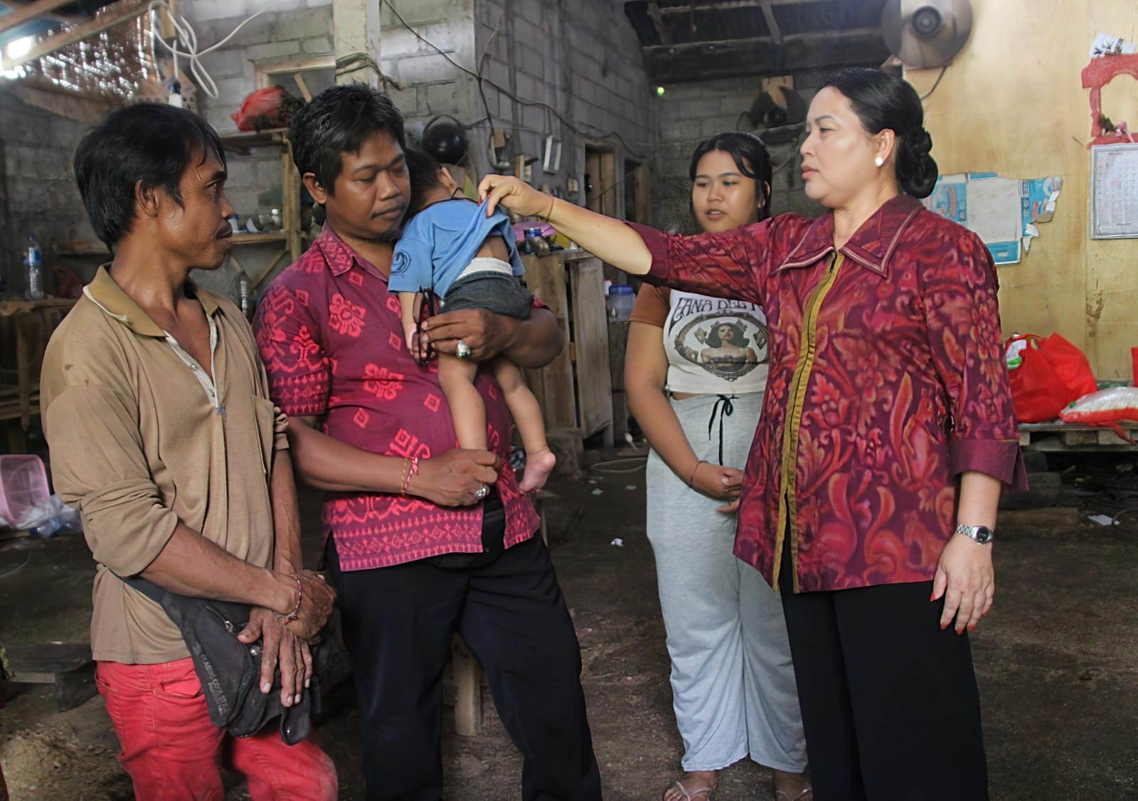 Kunjungi Balita Berisiko Stunting di Manggis, Ketua Forum PUSPA Bali Ingatkan Pentingnya Kebersihan Lingkungan Keluarga