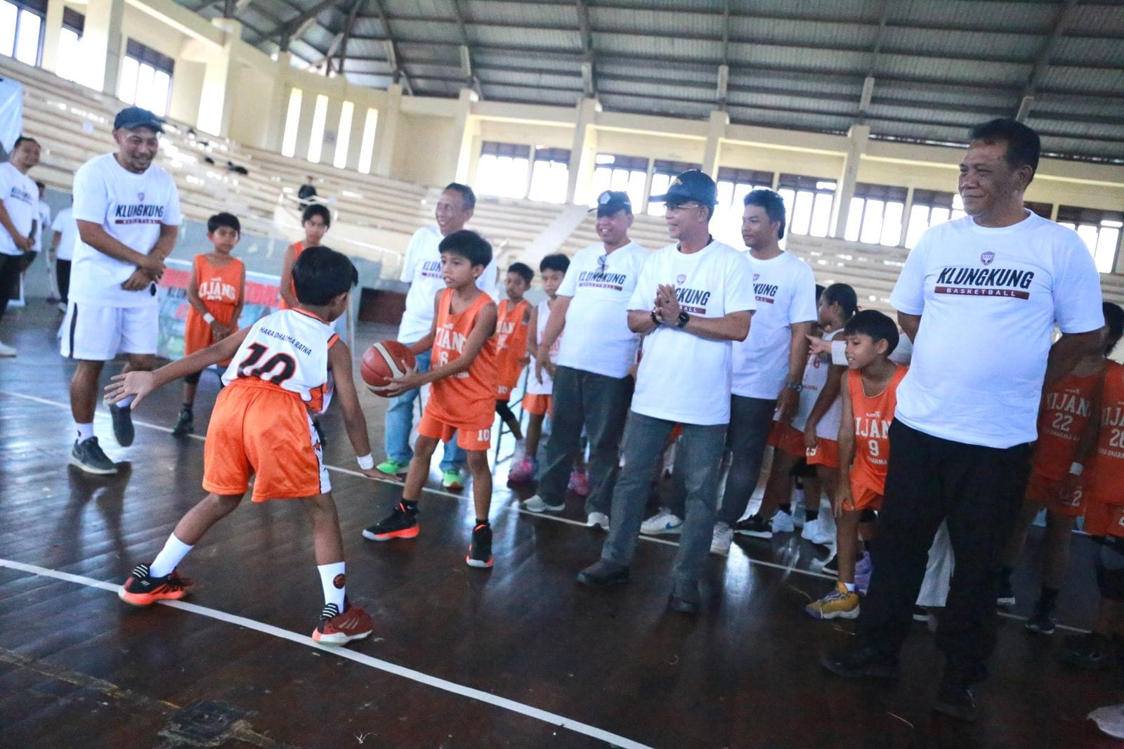 Investasi SDM Lewat Olahraga, Gung Anom Optimistis Lahirkan Bintang Basket Baru